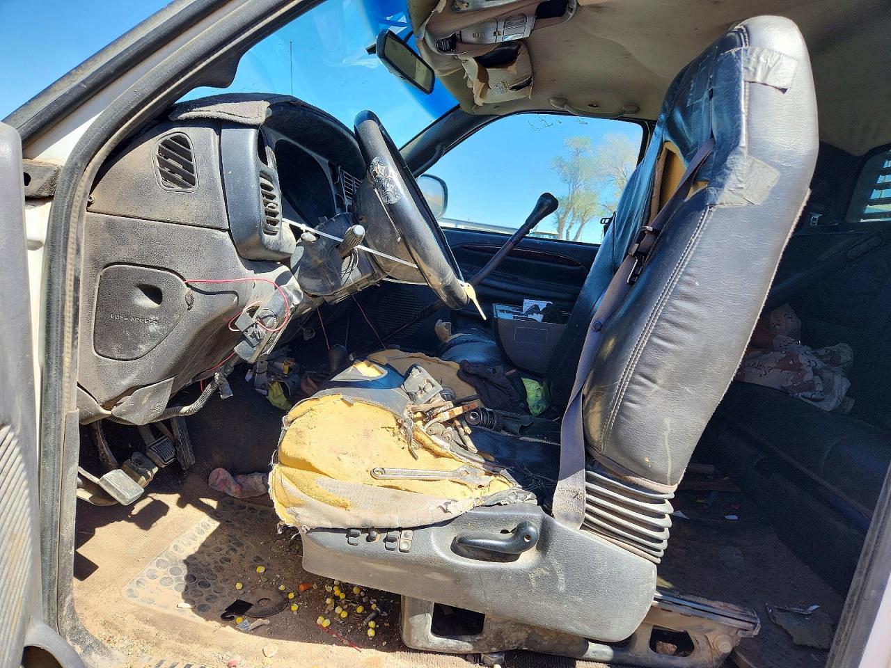 1999 Dodge Ram 2500 Белый vin: 3B7KF2360XG168164