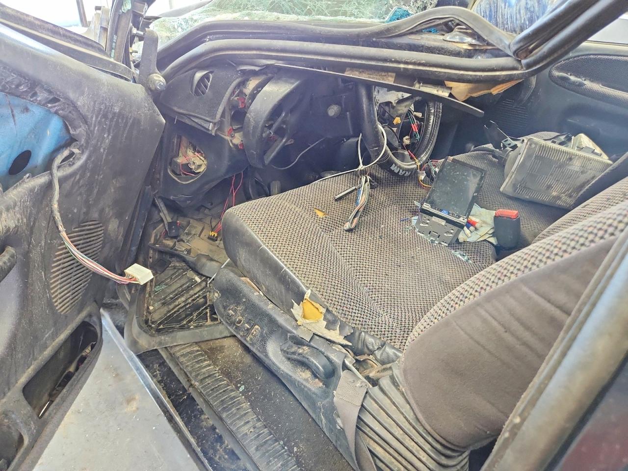 2000 Dodge Ram 2500 Black vin: 3B7KF2361YG153111