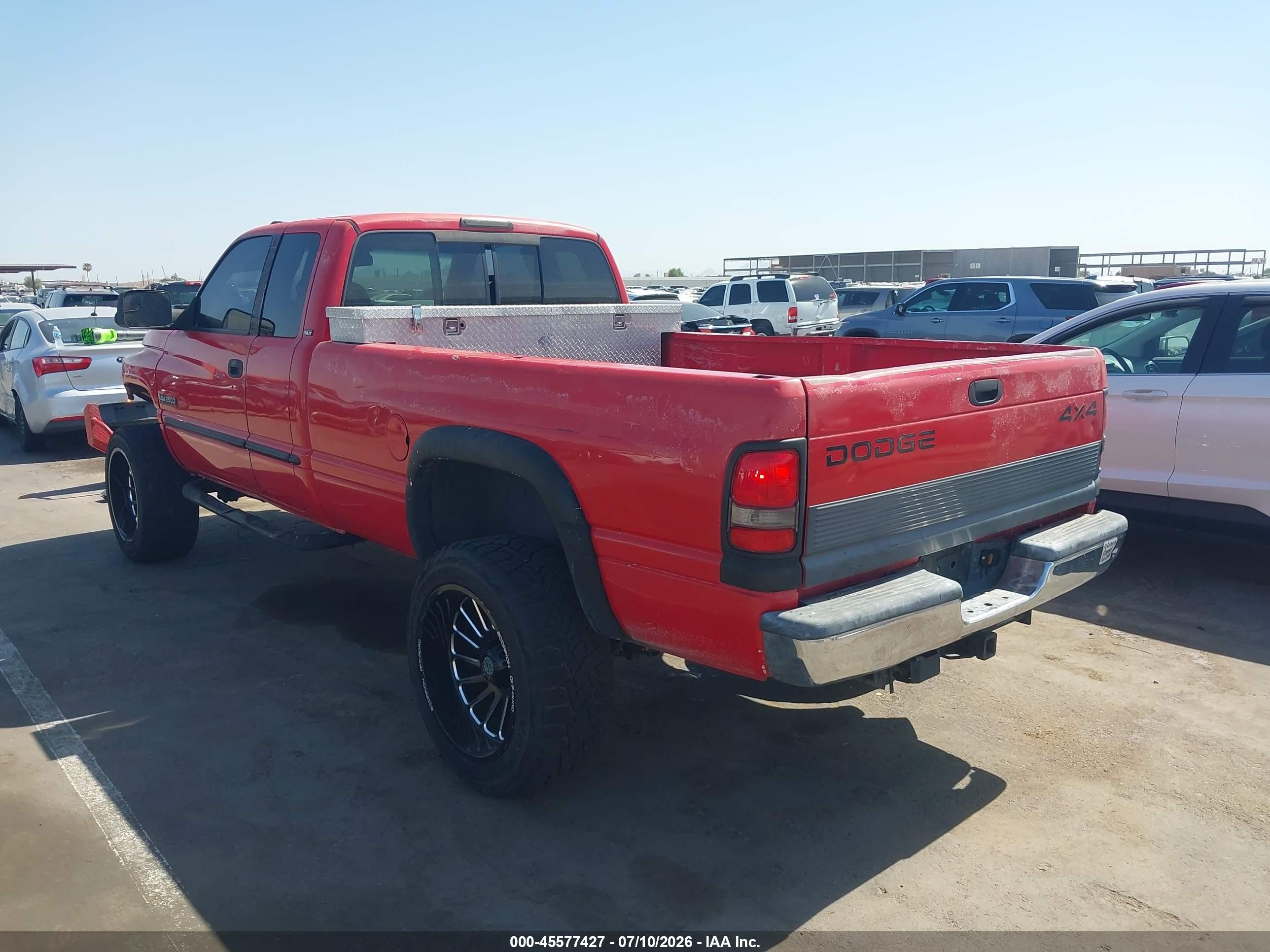 2000 Dodge Ram 2500 St Red vin: 3B7KF2362YG143977