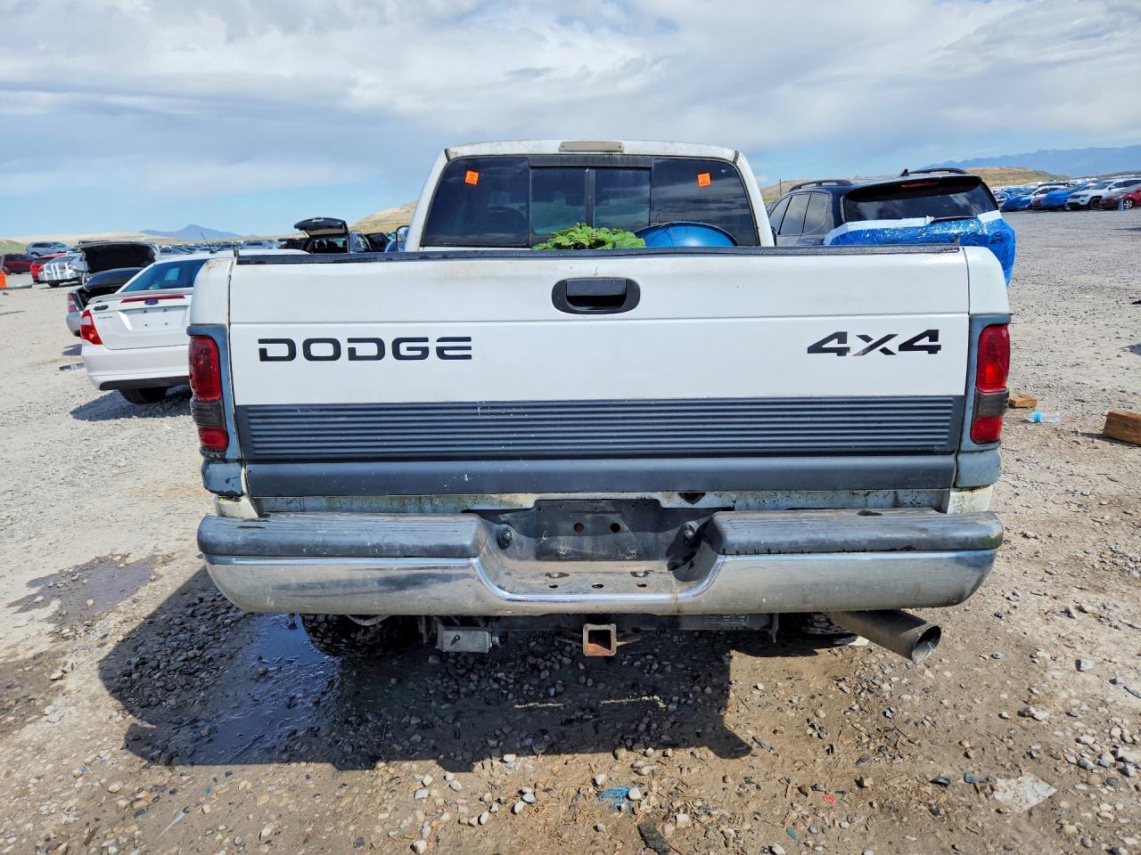 2002 Dodge Ram 2500 White vin: 3B7KF23642M266740