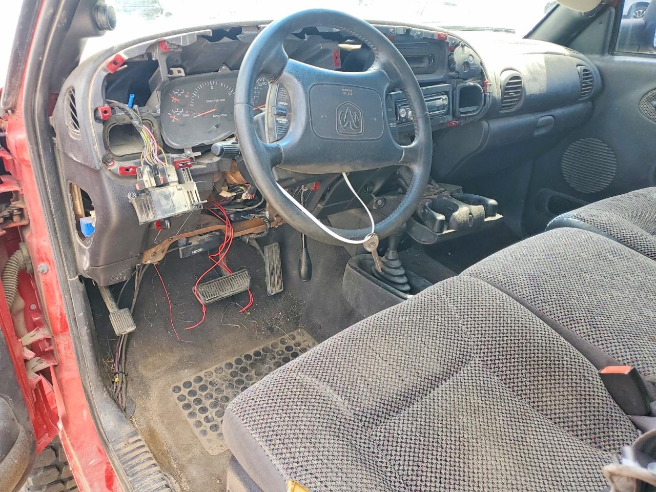 1999 Dodge Ram 2500 Red vin: 3B7KF2366XG233955