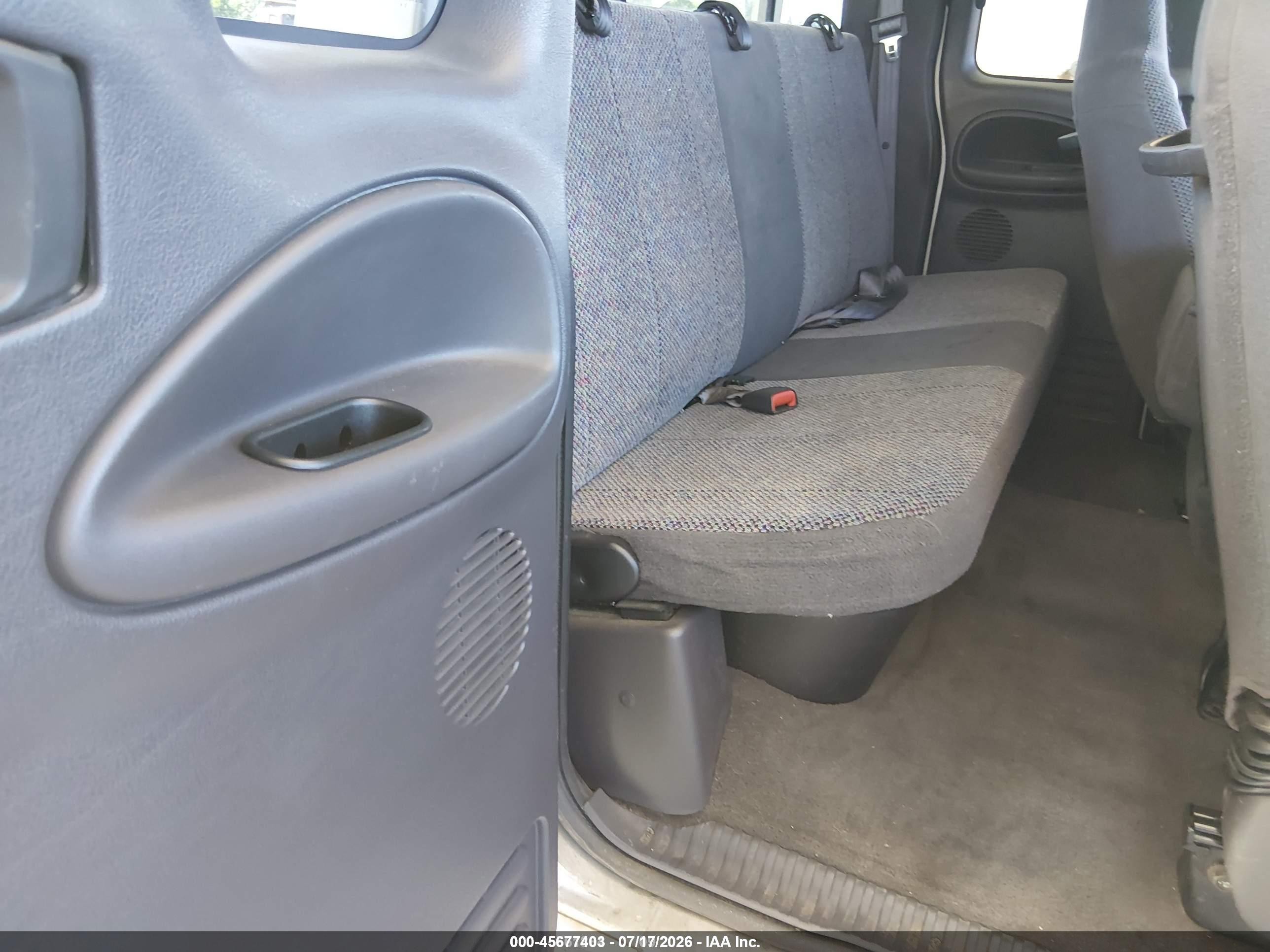 2002 Dodge Ram 2500 St Silver vin: 3B7KF23672M304476