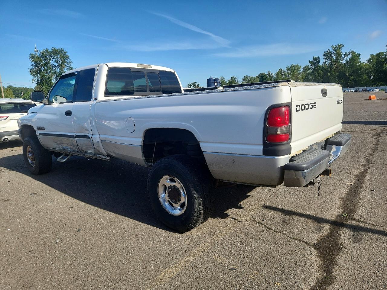 2002 Dodge Ram 2500 White vin: 3B7KF23682M257927