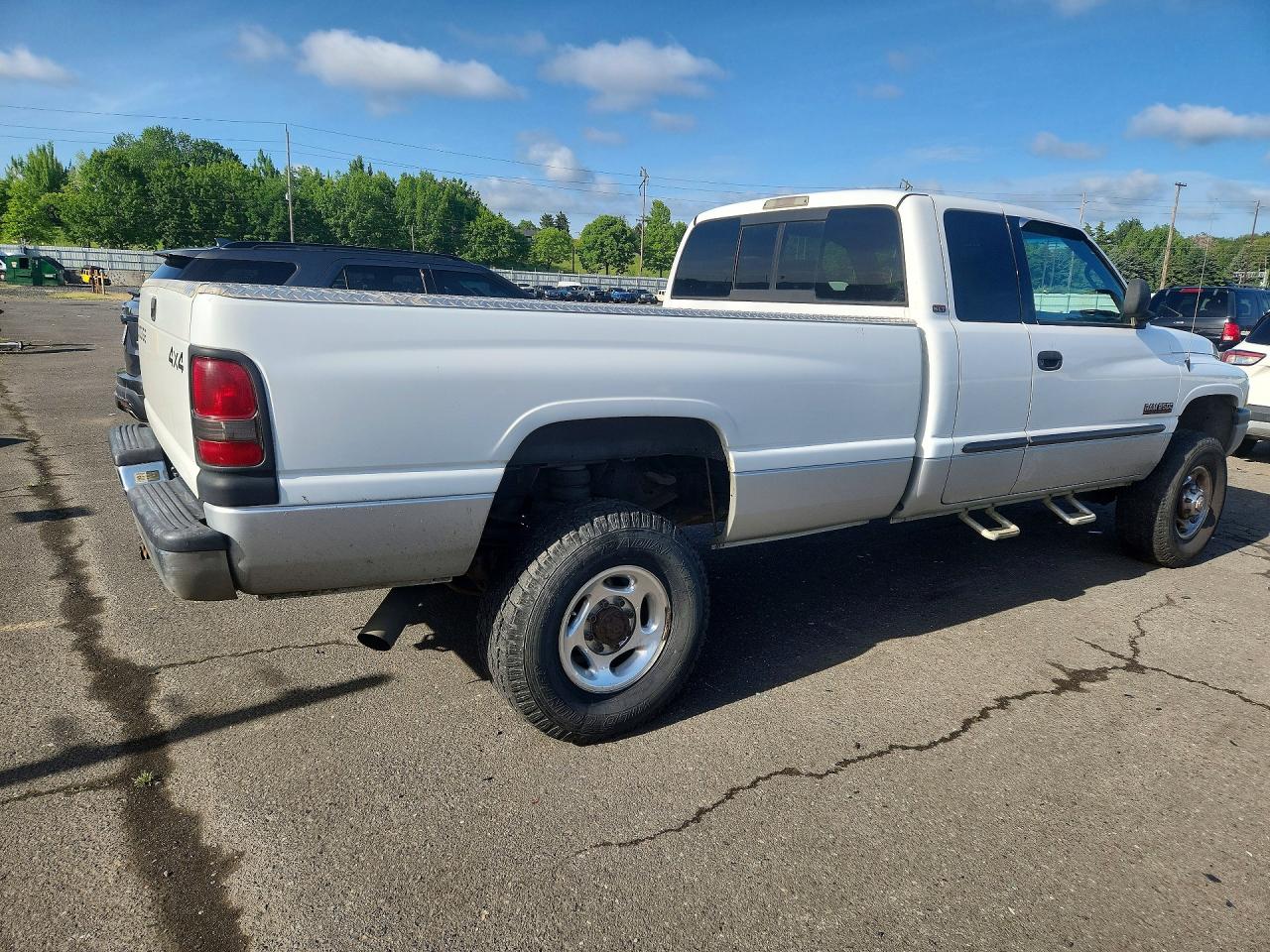 2002 Dodge Ram 2500 White vin: 3B7KF23682M257927