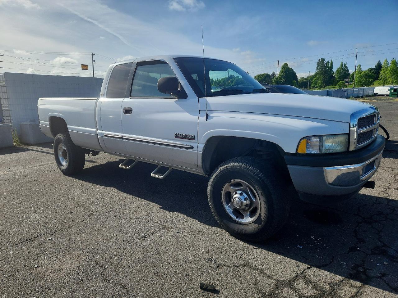 2002 Dodge Ram 2500 White vin: 3B7KF23682M257927