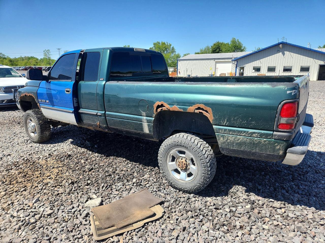 2000 Dodge Ram 2500 Green vin: 3B7KF2368YG128660