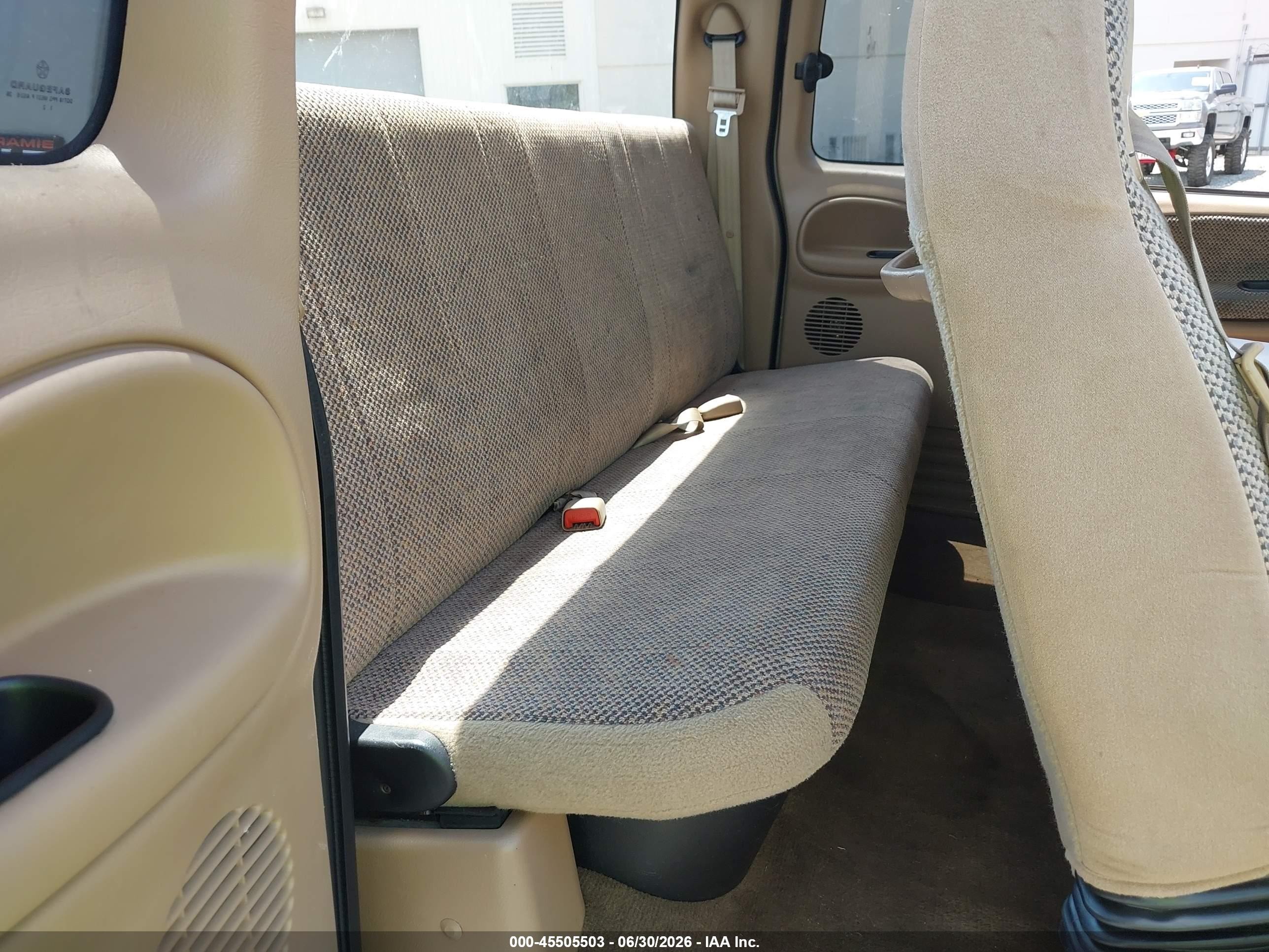 2001 Dodge Ram 2500 St Silver vin: 3B7KF236X1G188509