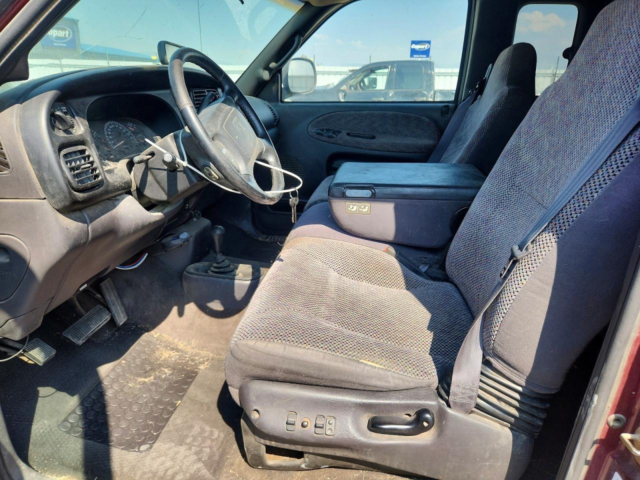 2001 Dodge Ram 2500 Бордовый vin: 3B7KF236X1G734144