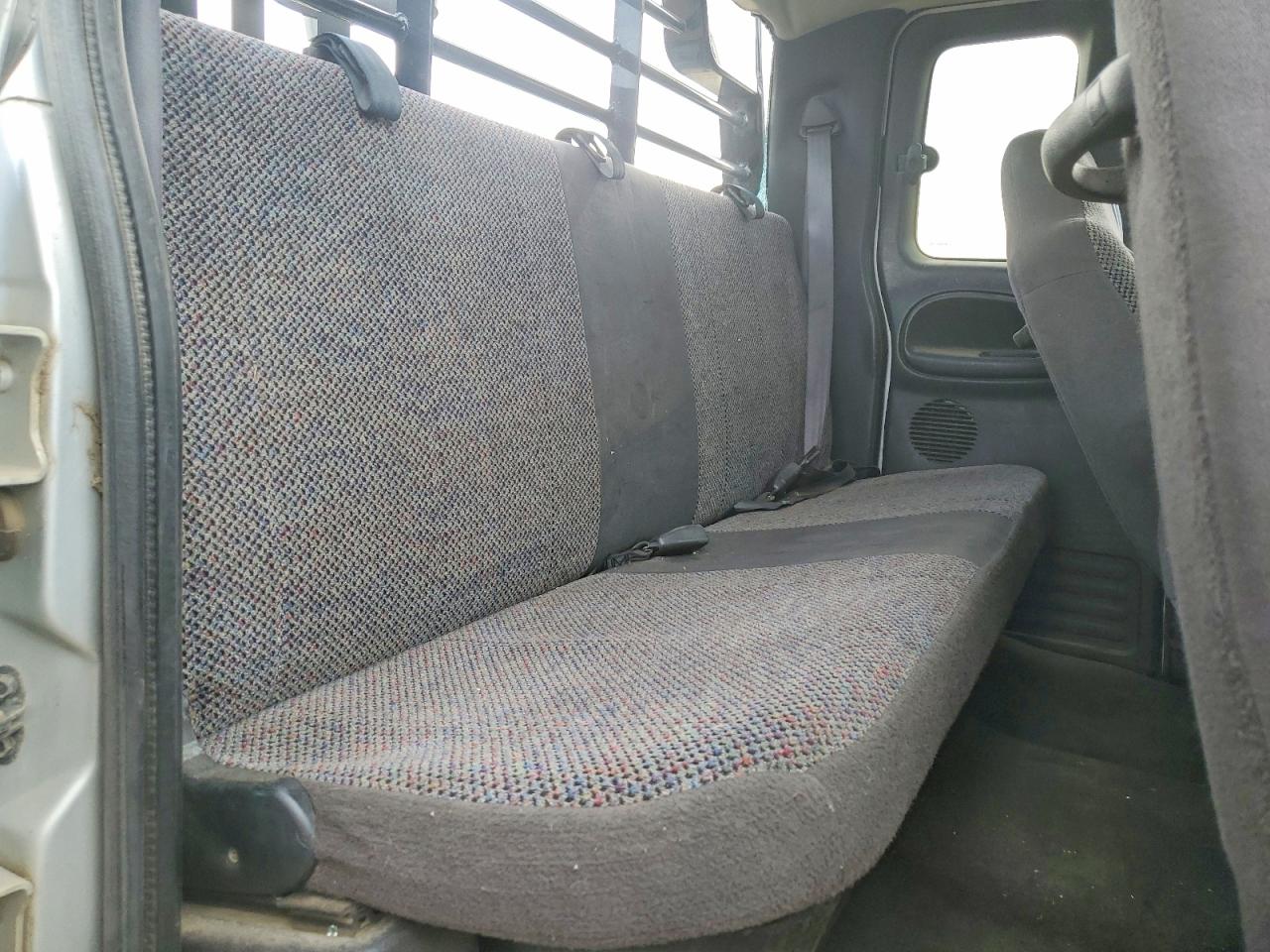 2002 Dodge Ram 2500 Silver vin: 3B7KF23C42M213526