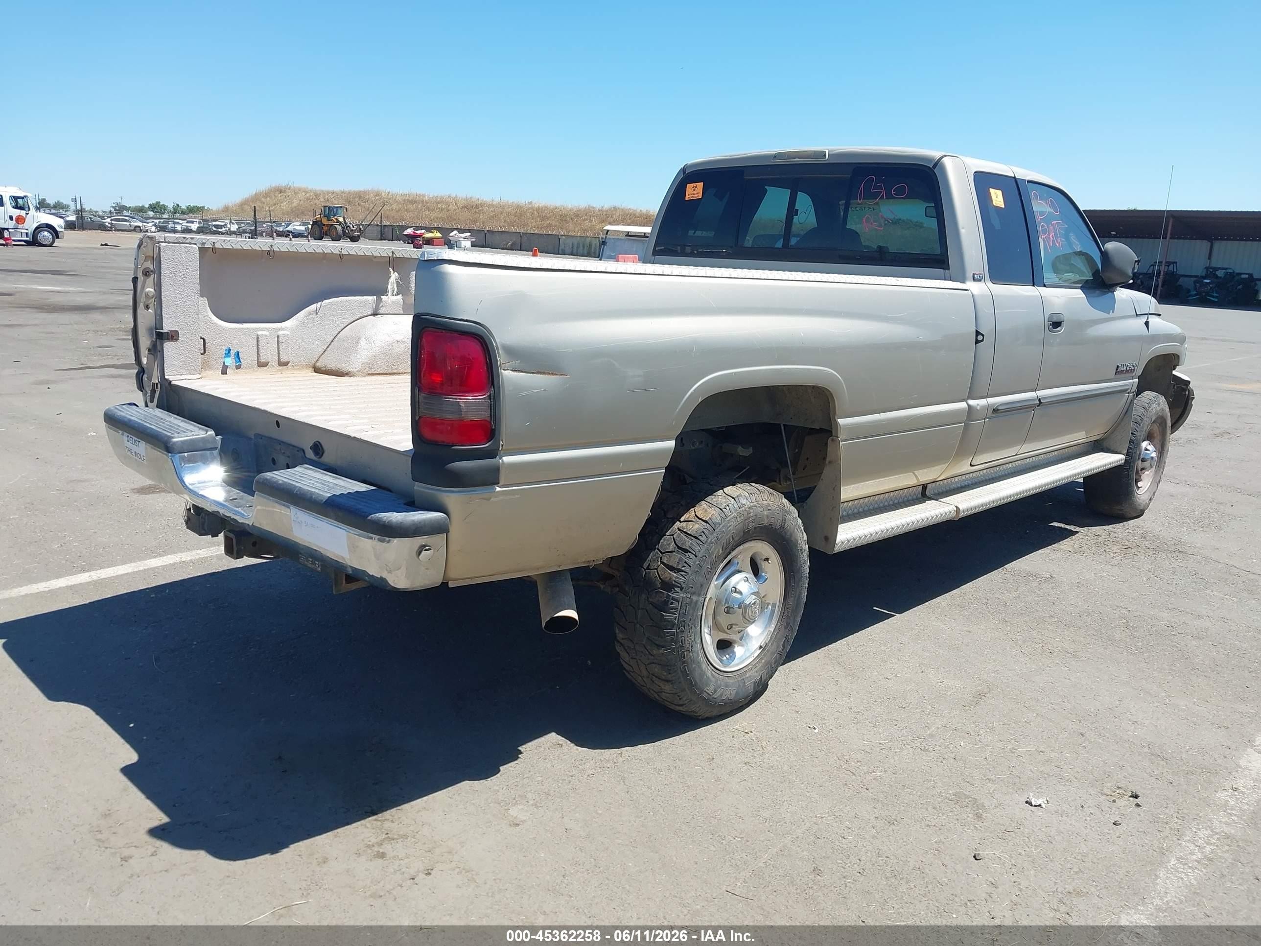 2002 Dodge Ram 2500 St Gold vin: 3B7KF23C52M260743