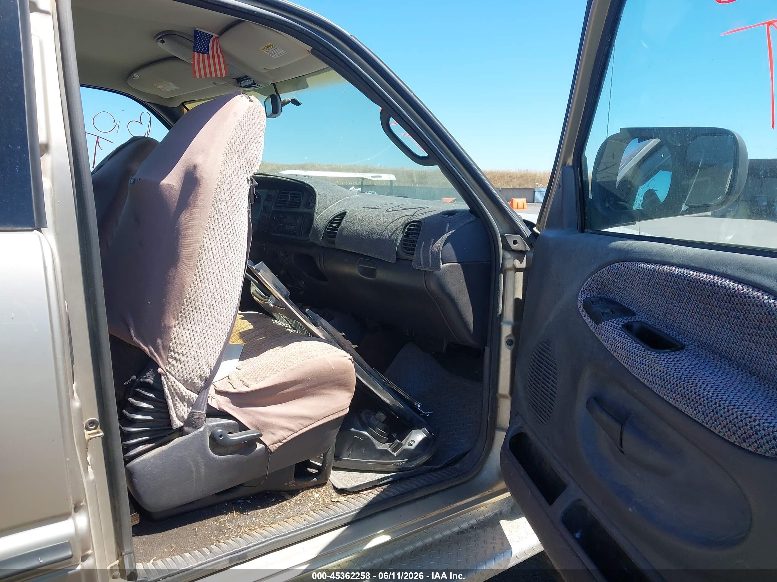 2002 Dodge Ram 2500 St Gold vin: 3B7KF23C52M260743