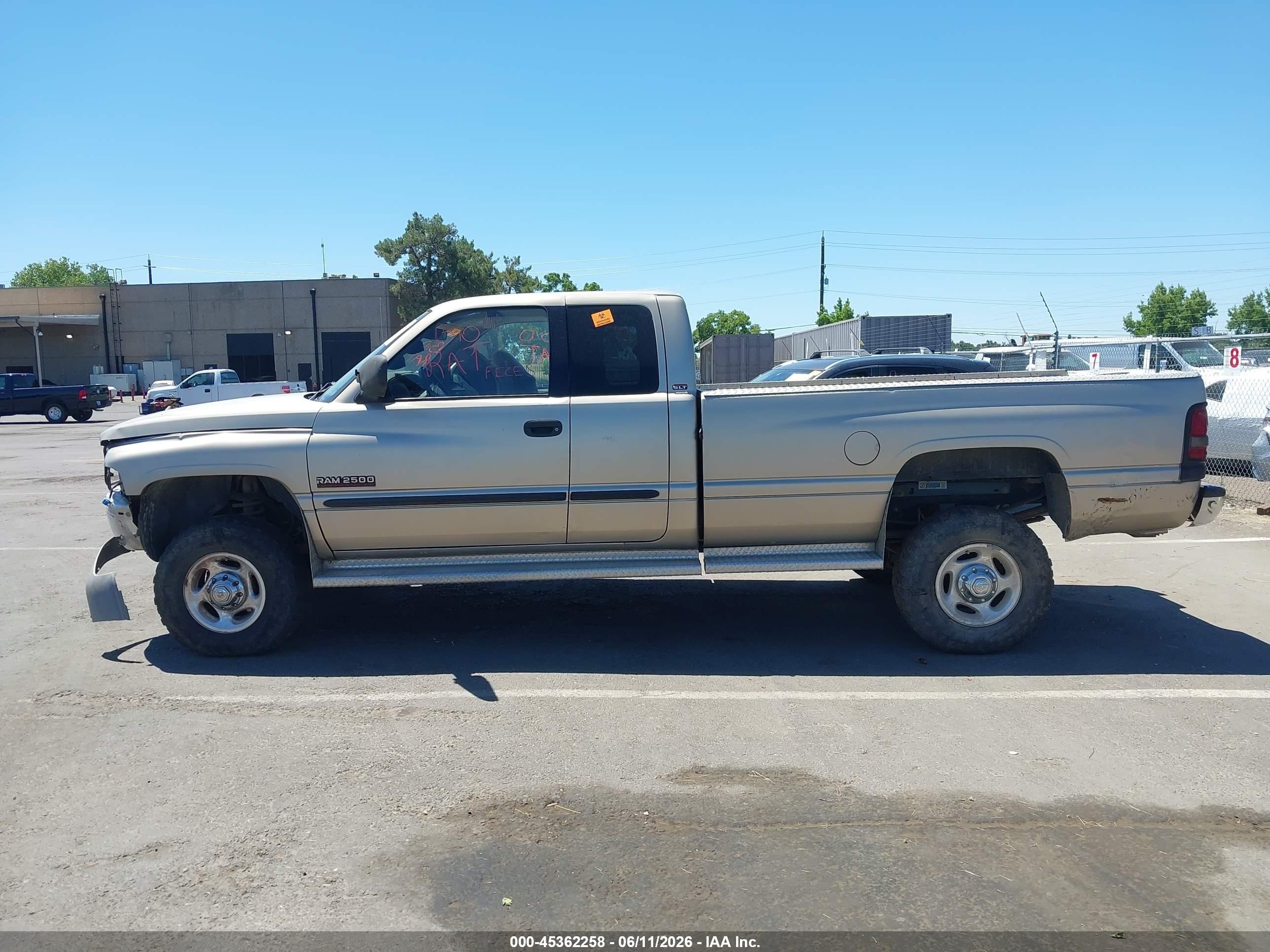 2002 Dodge Ram 2500 St Gold vin: 3B7KF23C52M260743