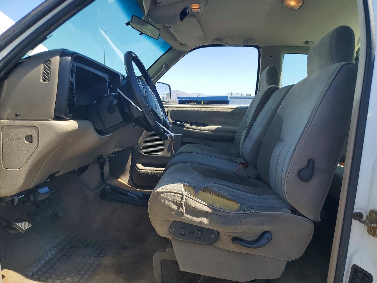 1996 Dodge Ram 2500 White vin: 3B7KF23C5TM138465