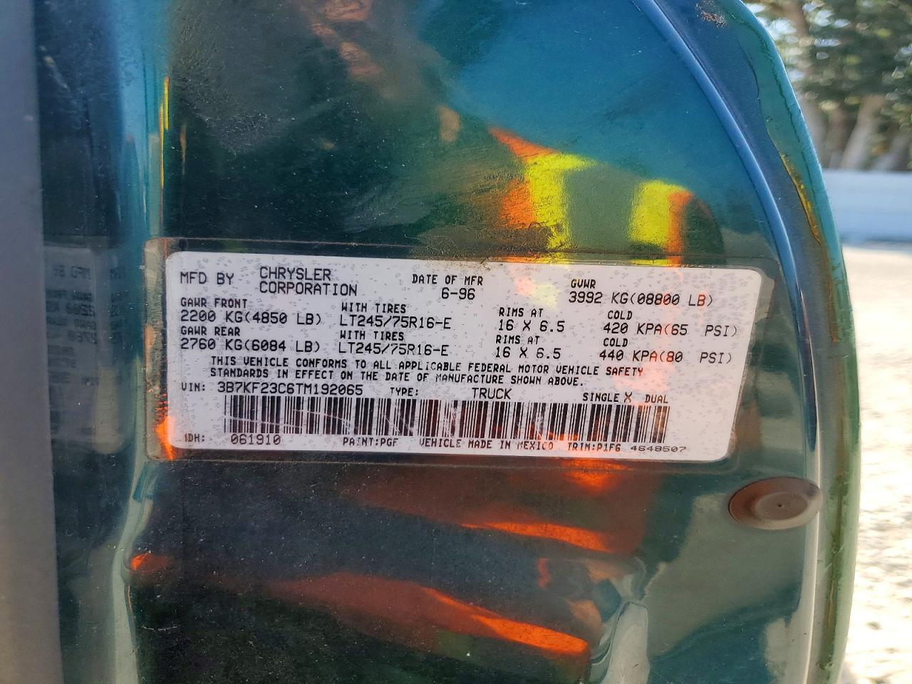 1996 Dodge Ram 2500 Green vin: 3B7KF23C6TM192065