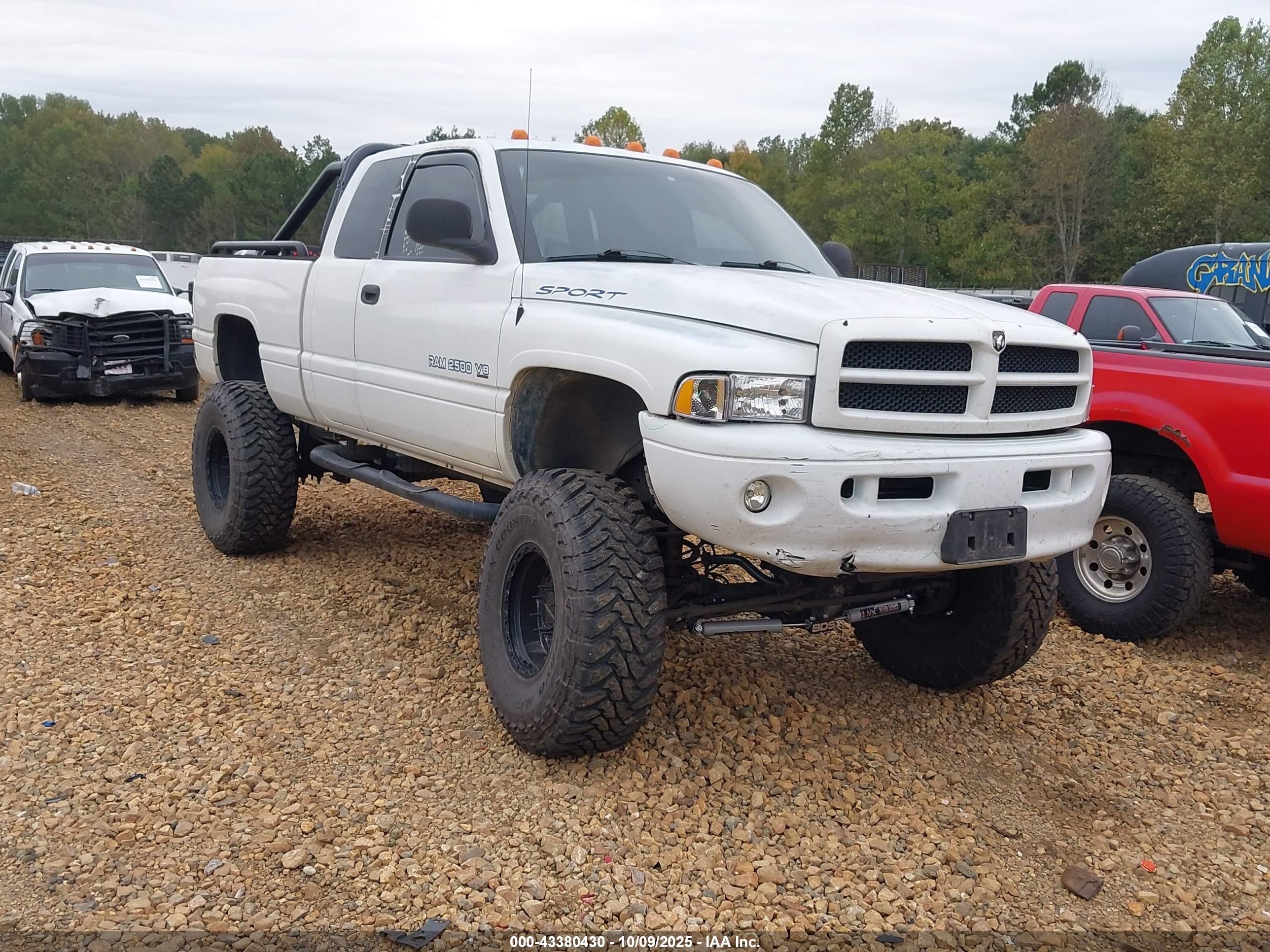 2000 Dodge Ram 2500 St Белый vin: 3B7KF23Z1YG121737