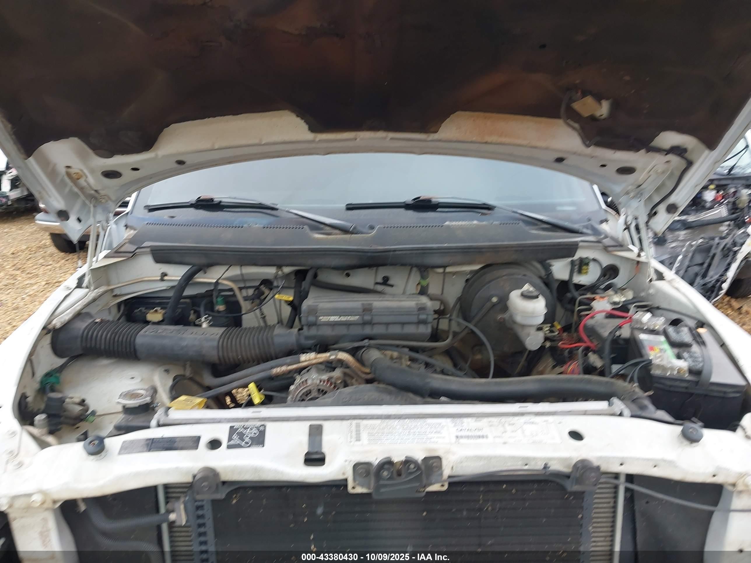 2000 Dodge Ram 2500 St White vin: 3B7KF23Z1YG121737