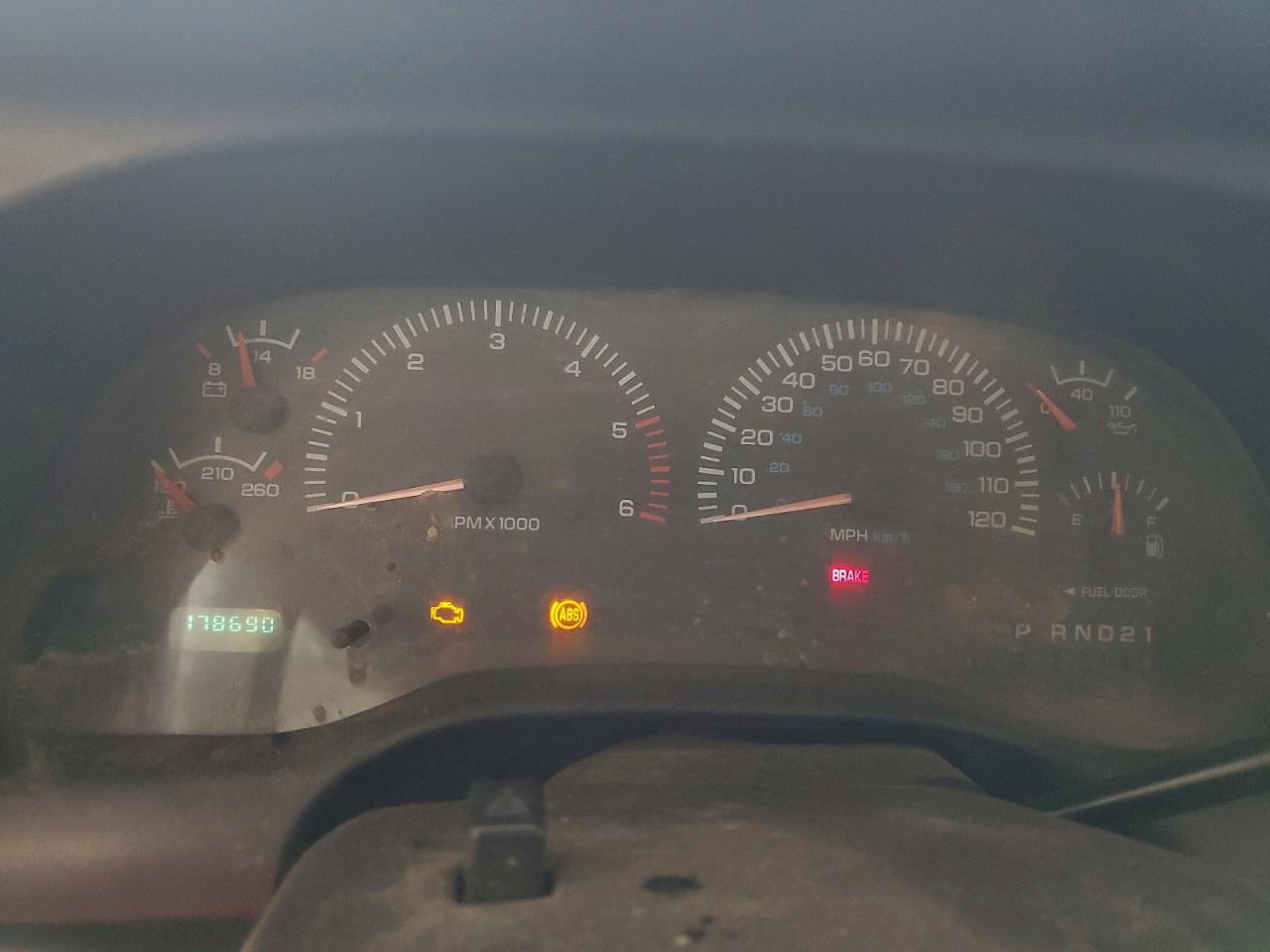 2000 Dodge Ram 2500 White vin: 3B7KF23Z4YG159530
