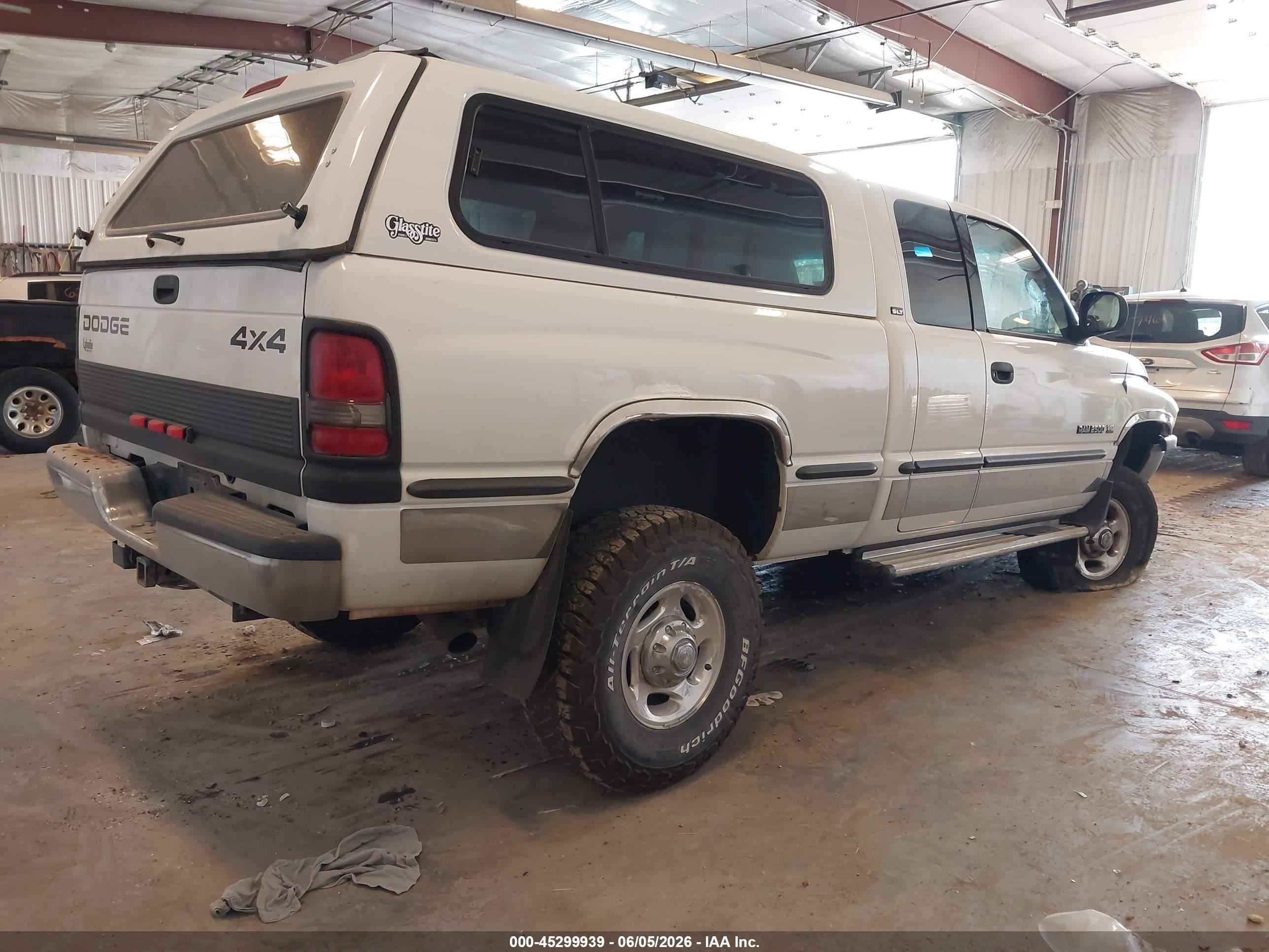 2000 Dodge Ram 2500 St Белый vin: 3B7KF23Z7YG158209