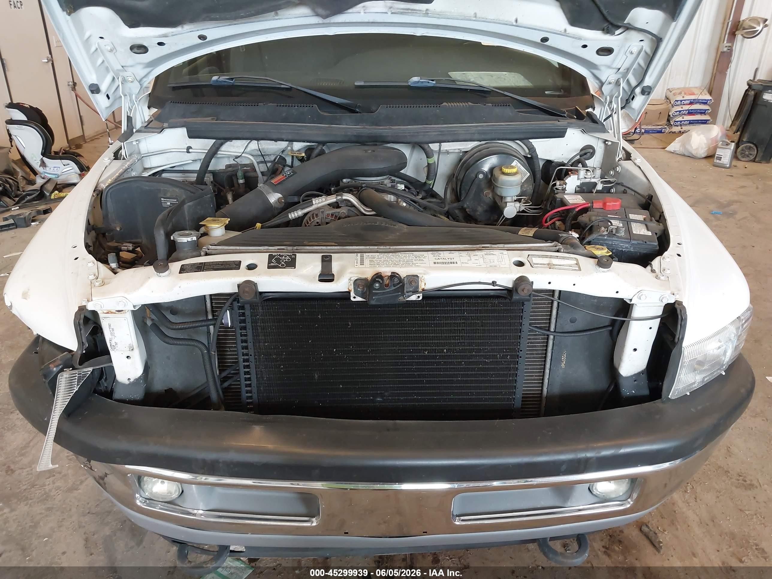 2000 Dodge Ram 2500 St Белый vin: 3B7KF23Z7YG158209