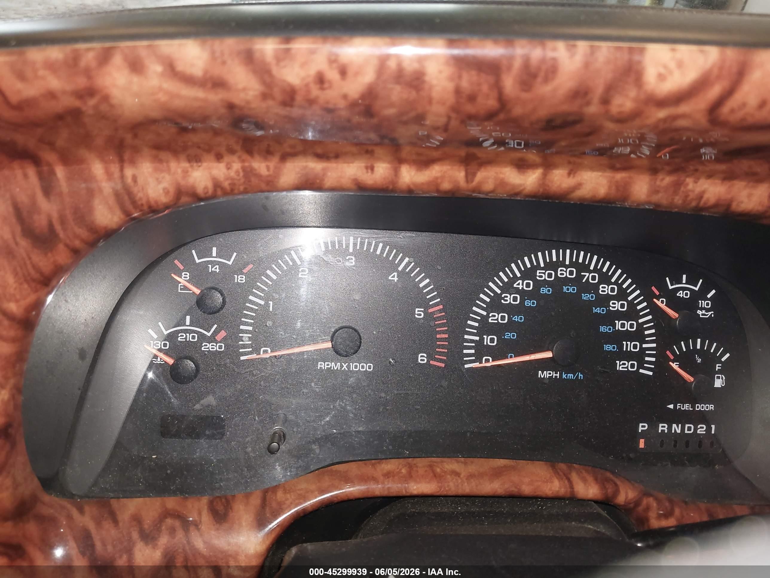2000 Dodge Ram 2500 St Белый vin: 3B7KF23Z7YG158209