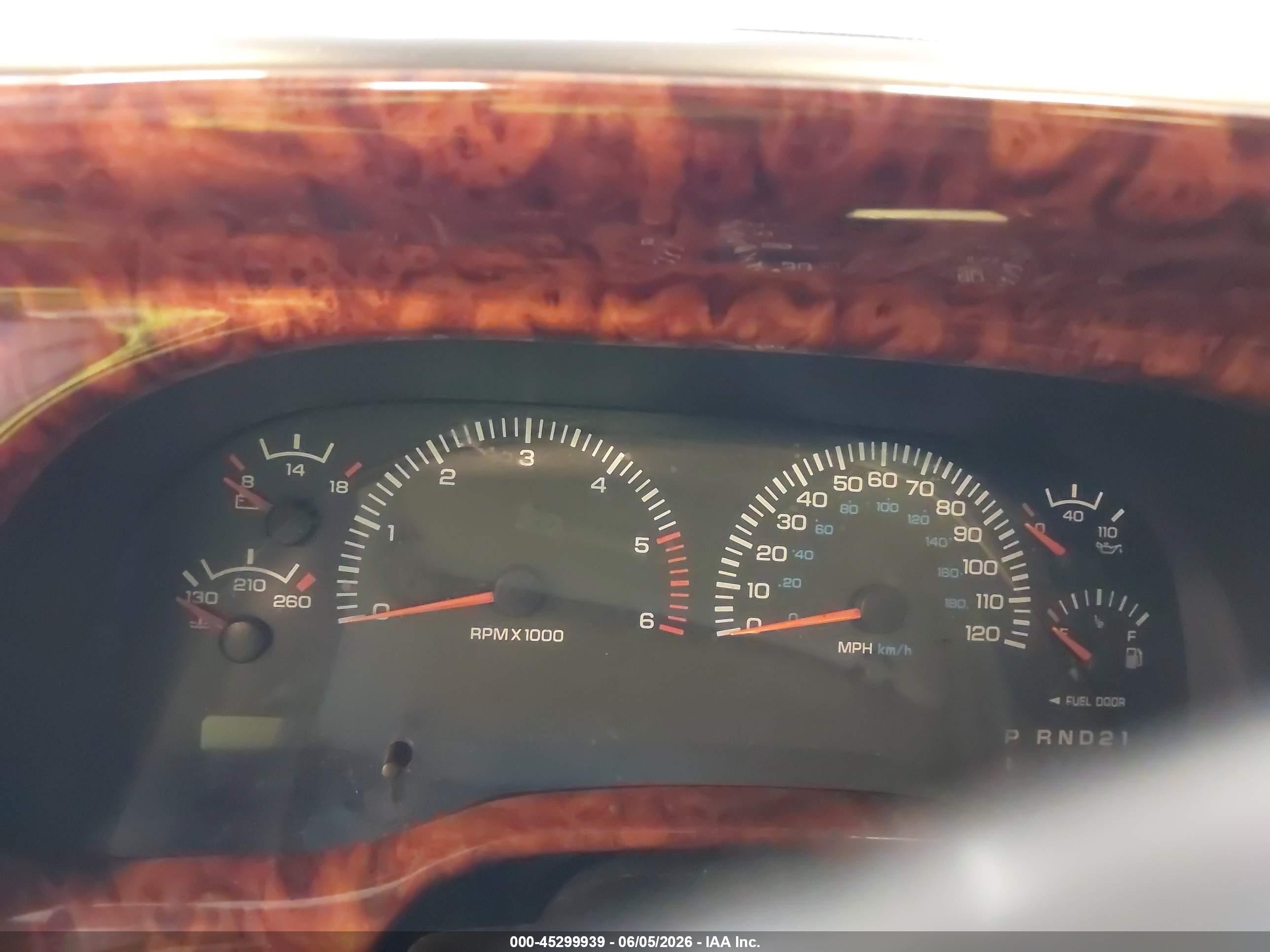 2000 Dodge Ram 2500 St Белый vin: 3B7KF23Z7YG158209