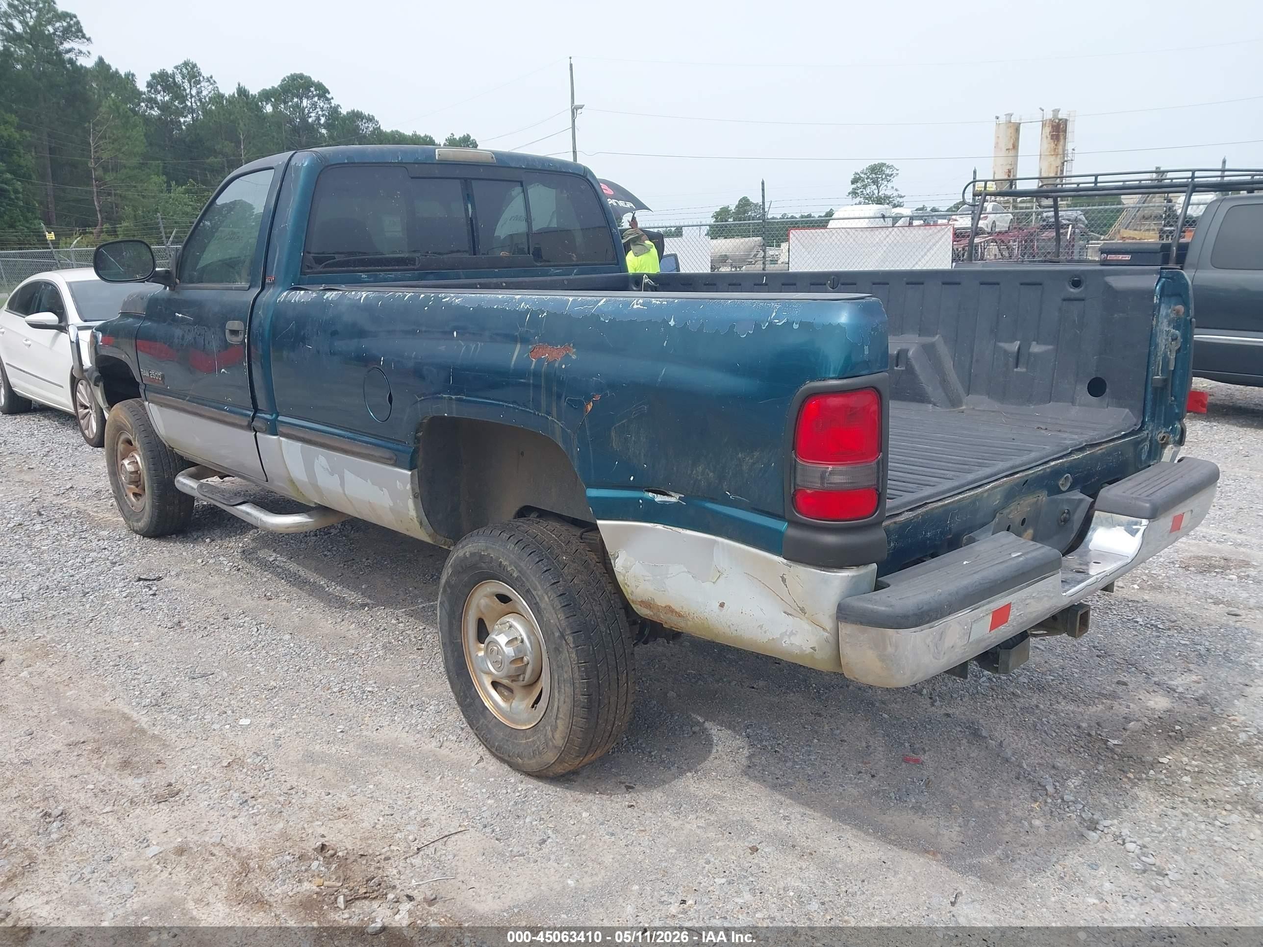 1999 Dodge Ram 2500 St Green vin: 3B7KF2662XM527012