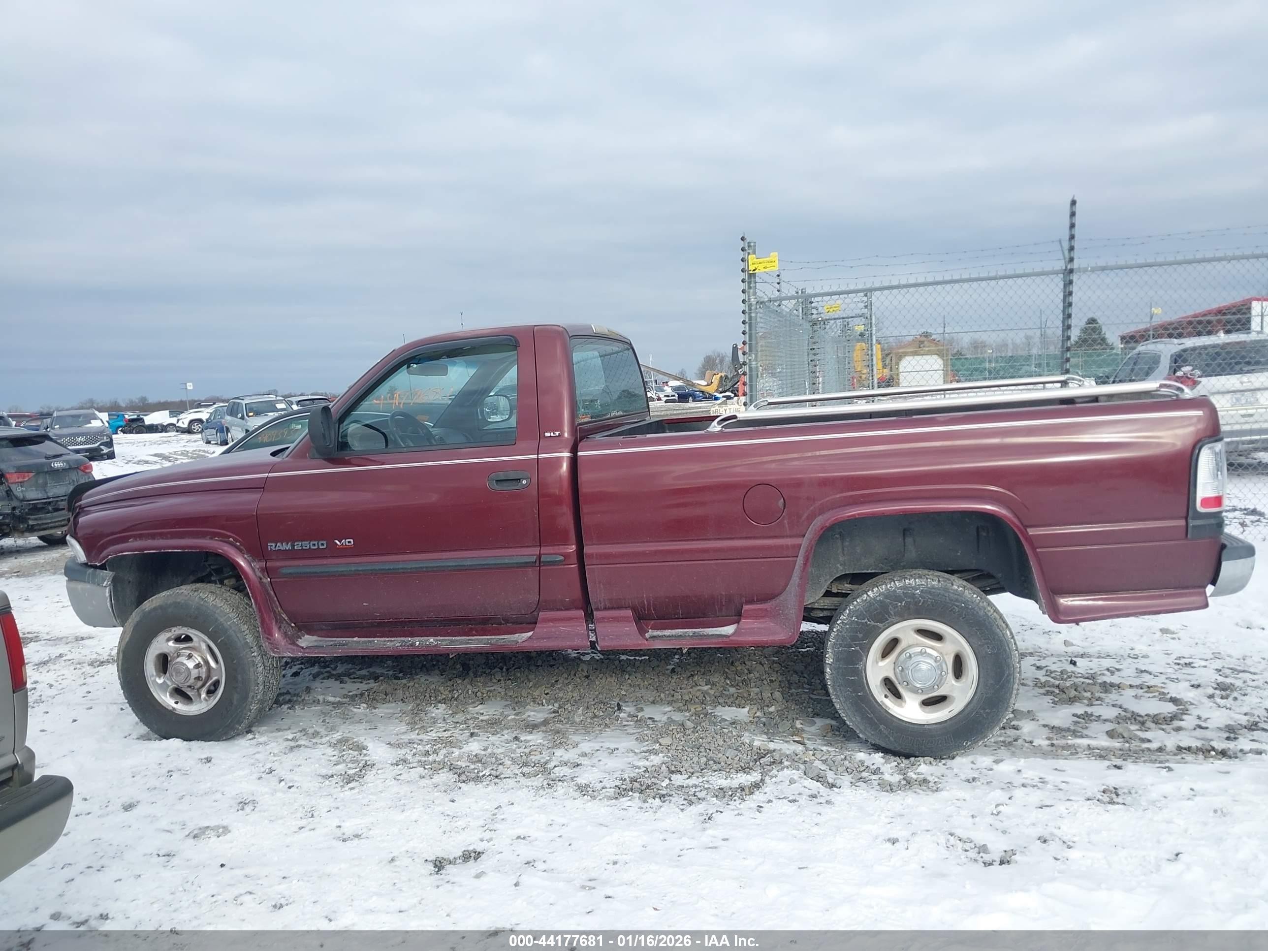 2000 Dodge Ram 2500 St Бордовый vin: 3B7KF26W5YM213680