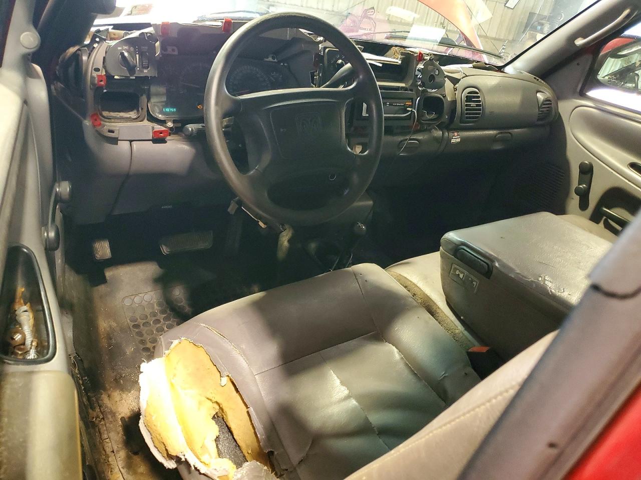 2002 Dodge Ram 2500 Красный vin: 3B7KF26Z52M207881