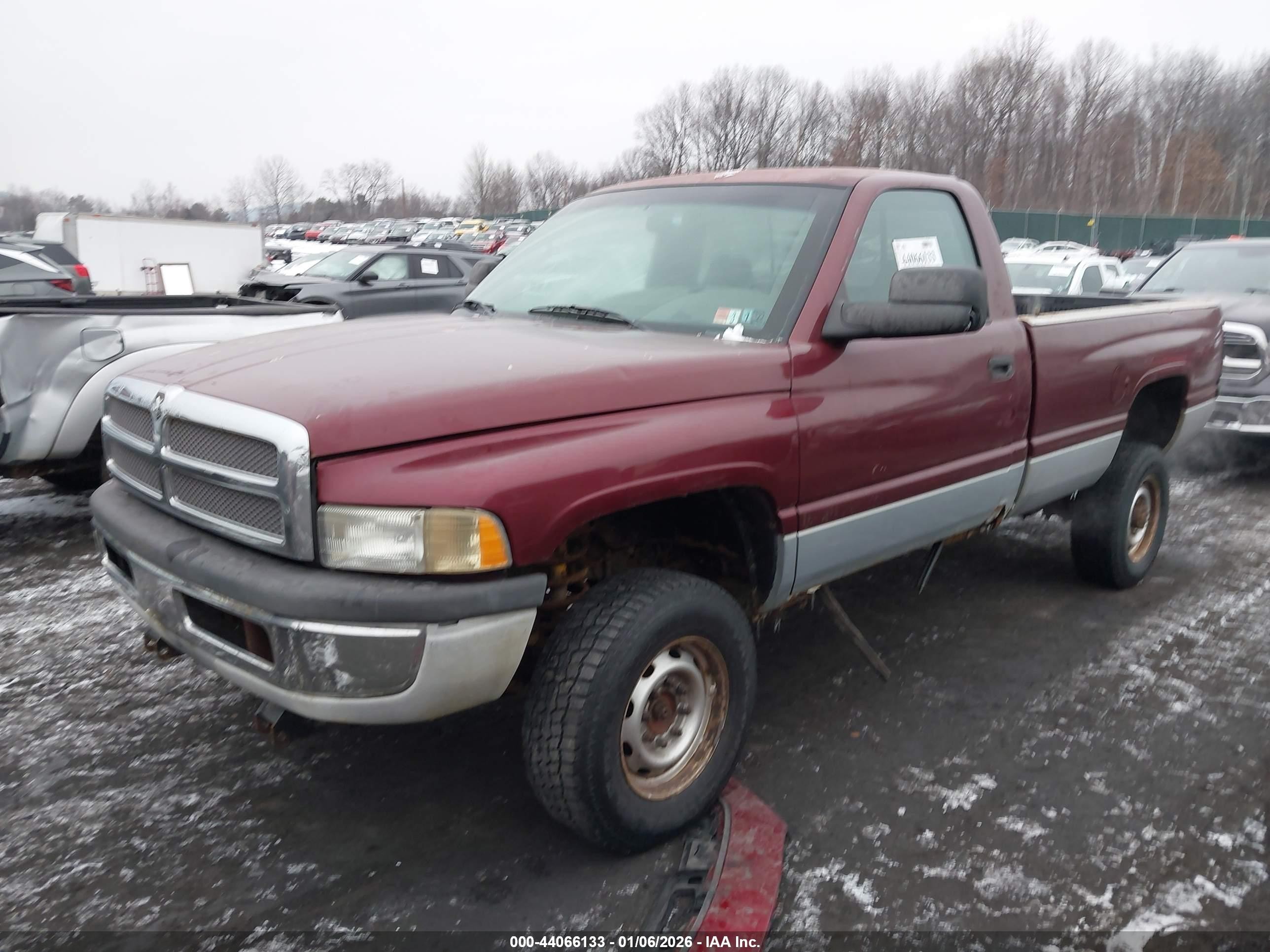 2000 Dodge Ram 2500 St Темно-бордовый vin: 3B7KF26Z5YM231588
