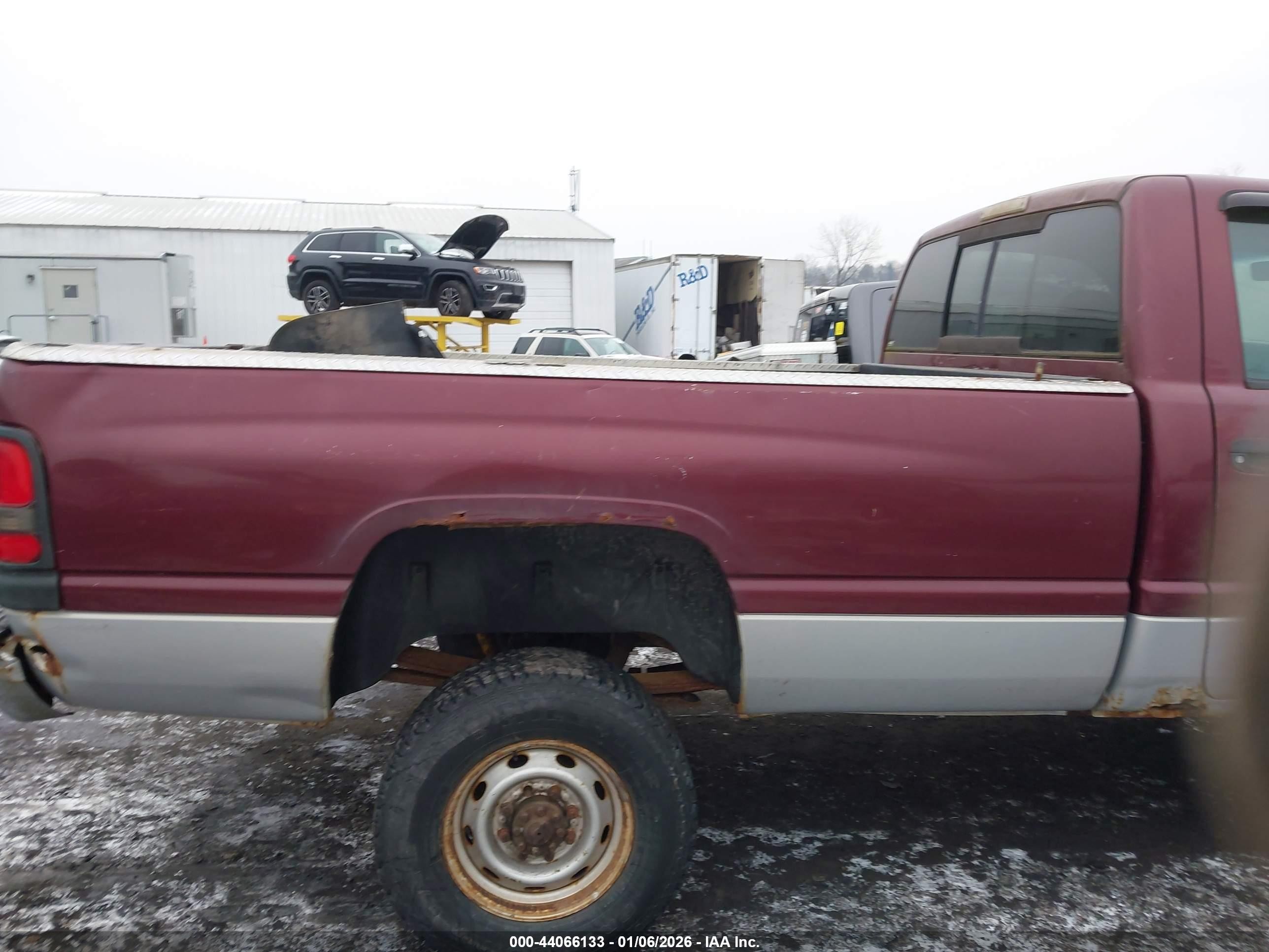 2000 Dodge Ram 2500 St Темно-бордовый vin: 3B7KF26Z5YM231588