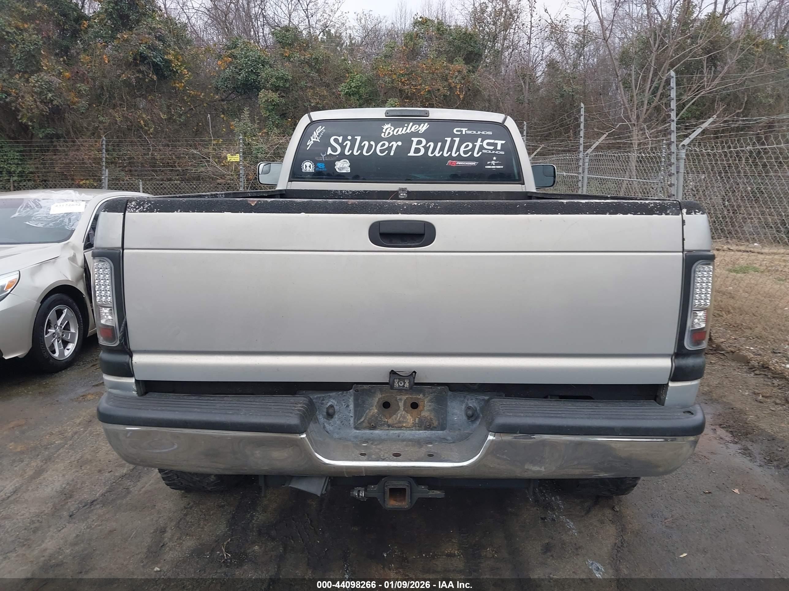 2000 Dodge Ram 2500 St Серебряный vin: 3B7KF26Z8YM226238