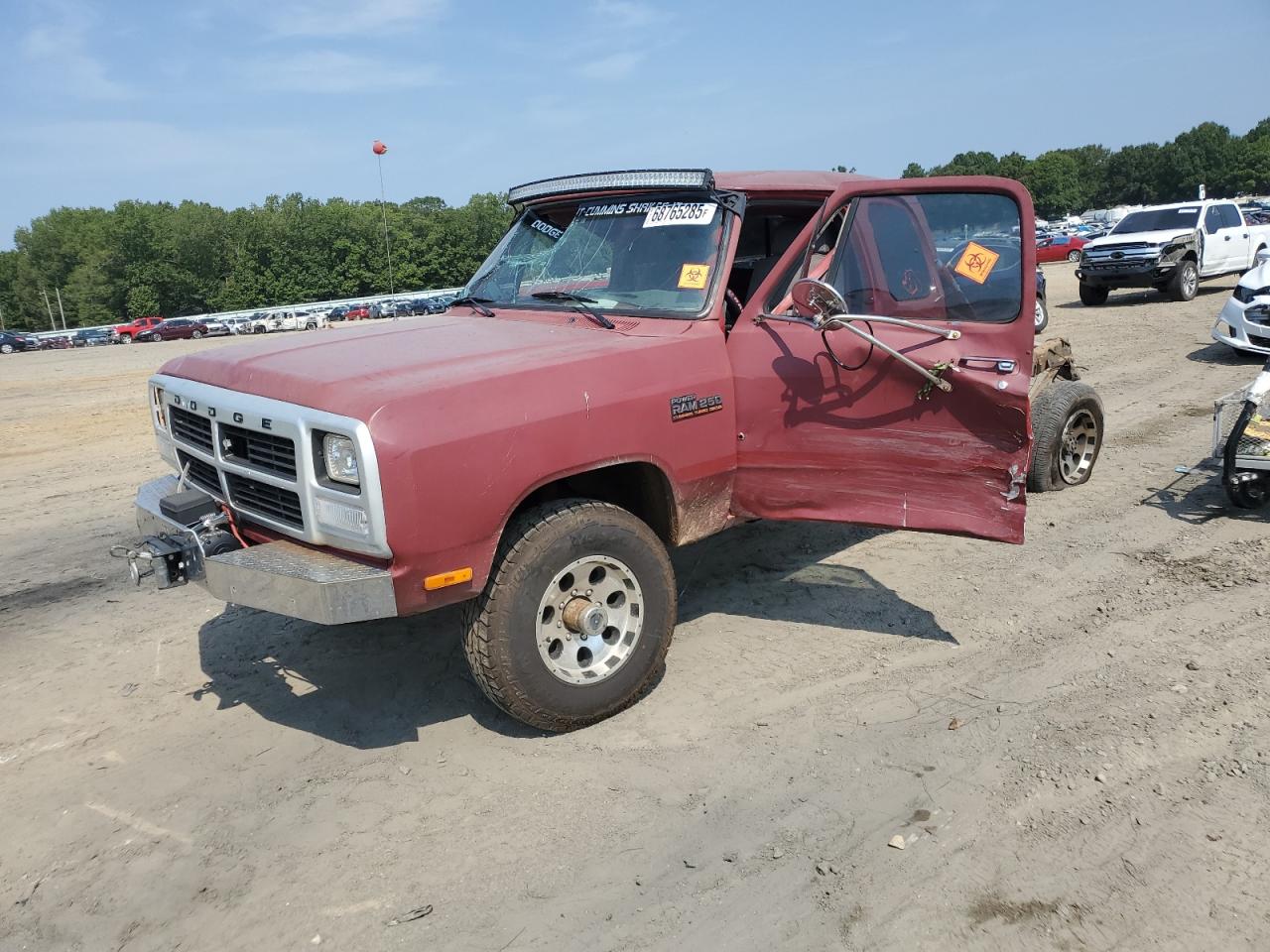 1992 Dodge W-series W200 Красный vin: 3B7KM23C1NM508562