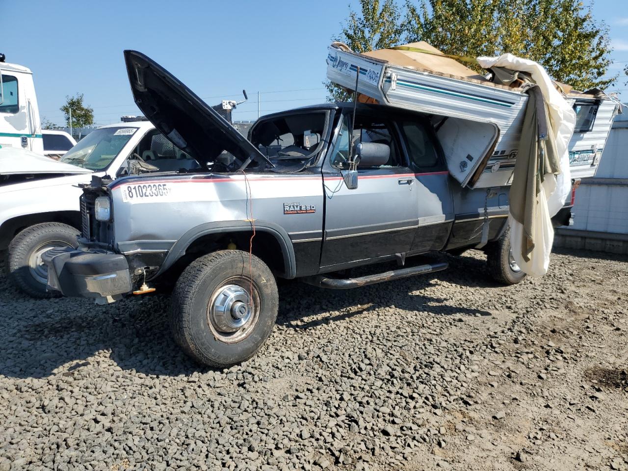 1992 Dodge W-series W200 Two Tone vin: 3B7KM23C9NM538392
