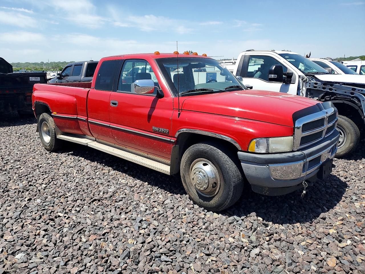 1996 Dodg Ram Красный vin: 3B7MC33C0TM163832