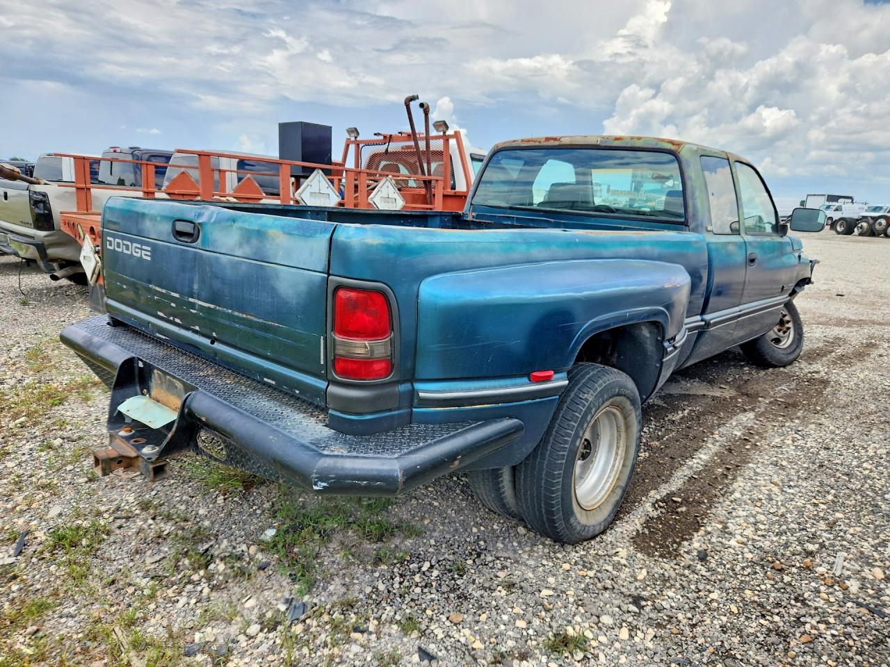 1997 Dodge Ram 3500 Green vin: 3B7MC33DXVM589927