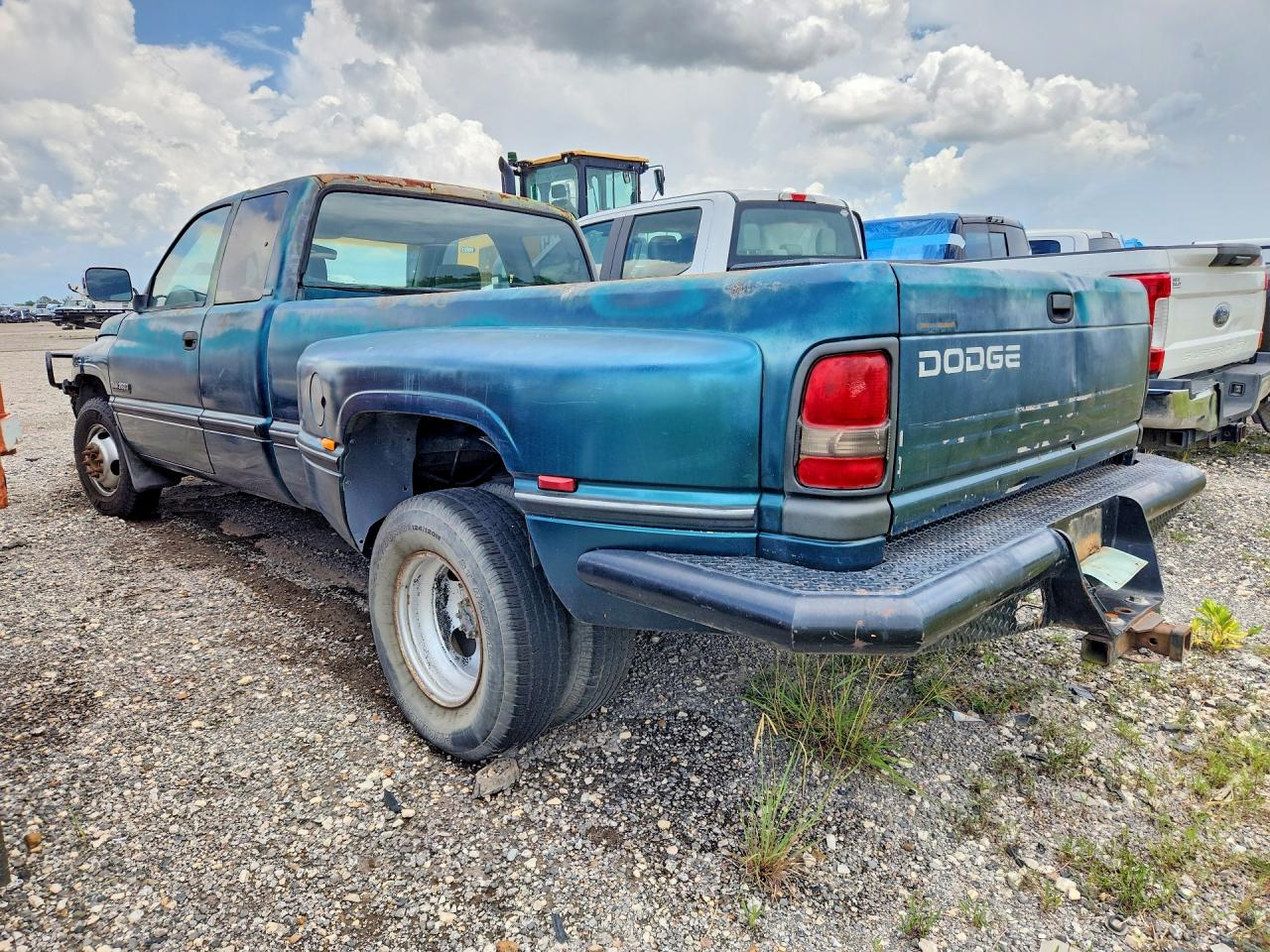 1997 Dodge Ram 3500 Green vin: 3B7MC33DXVM589927
