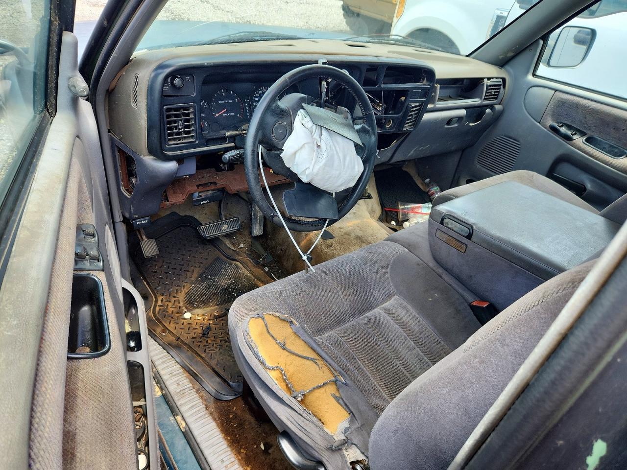 1997 Dodge Ram 3500 Green vin: 3B7MC33DXVM589927
