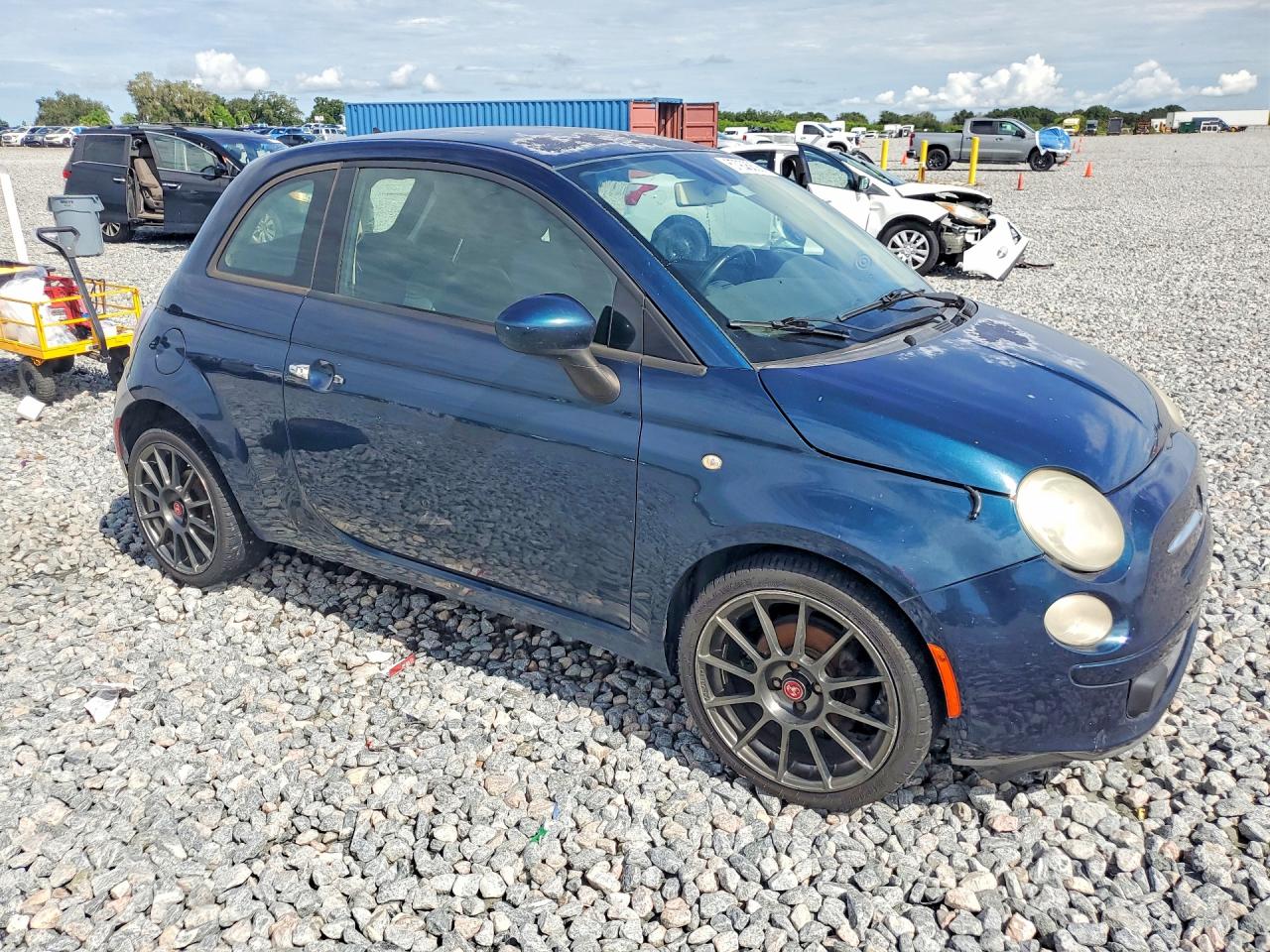 2013 Fiat 500 Pop Blue vin: 3C3CFFAR0DT752256