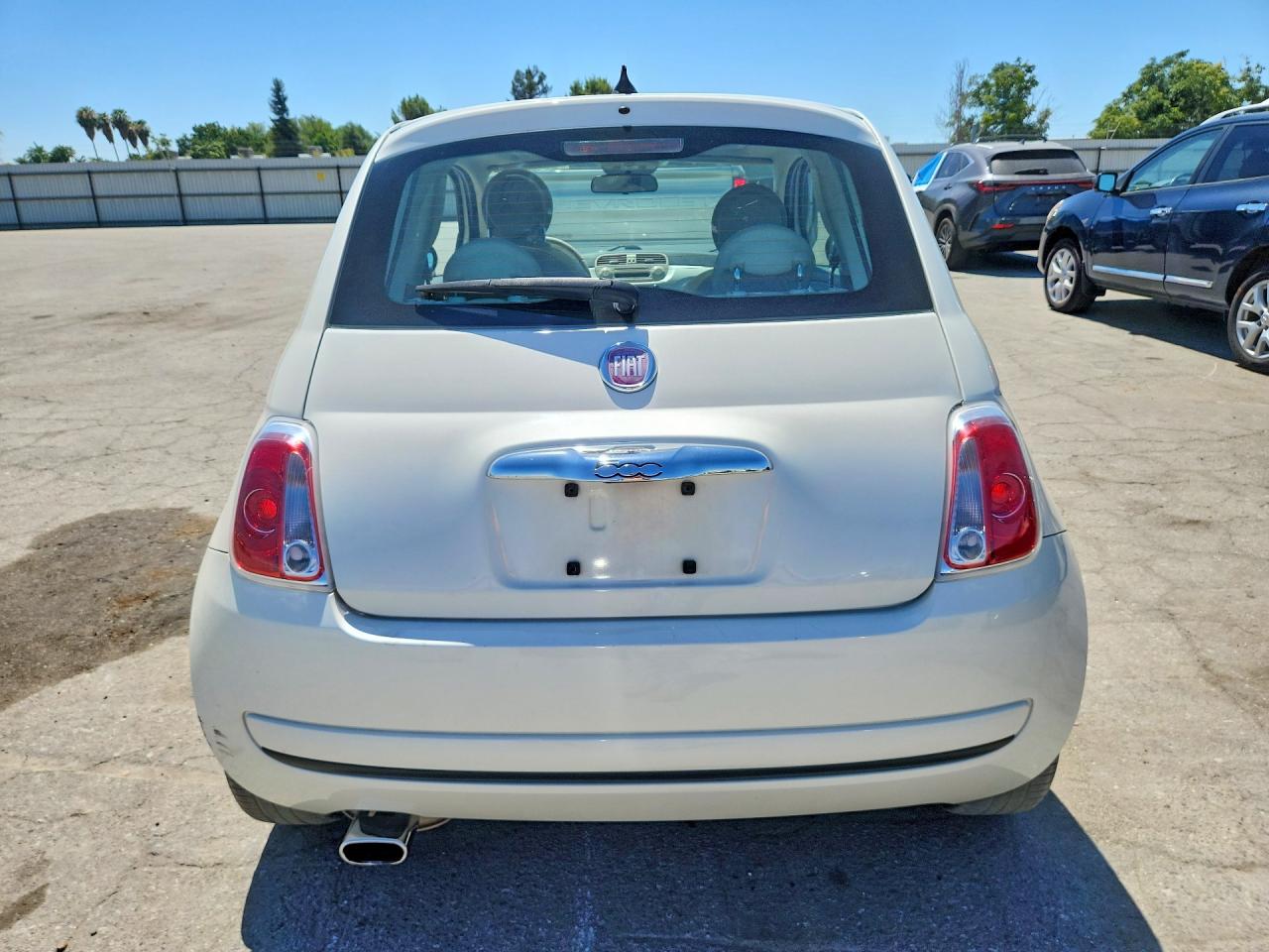 2014 Fiat 500 Pop White vin: 3C3CFFAR2ET262760