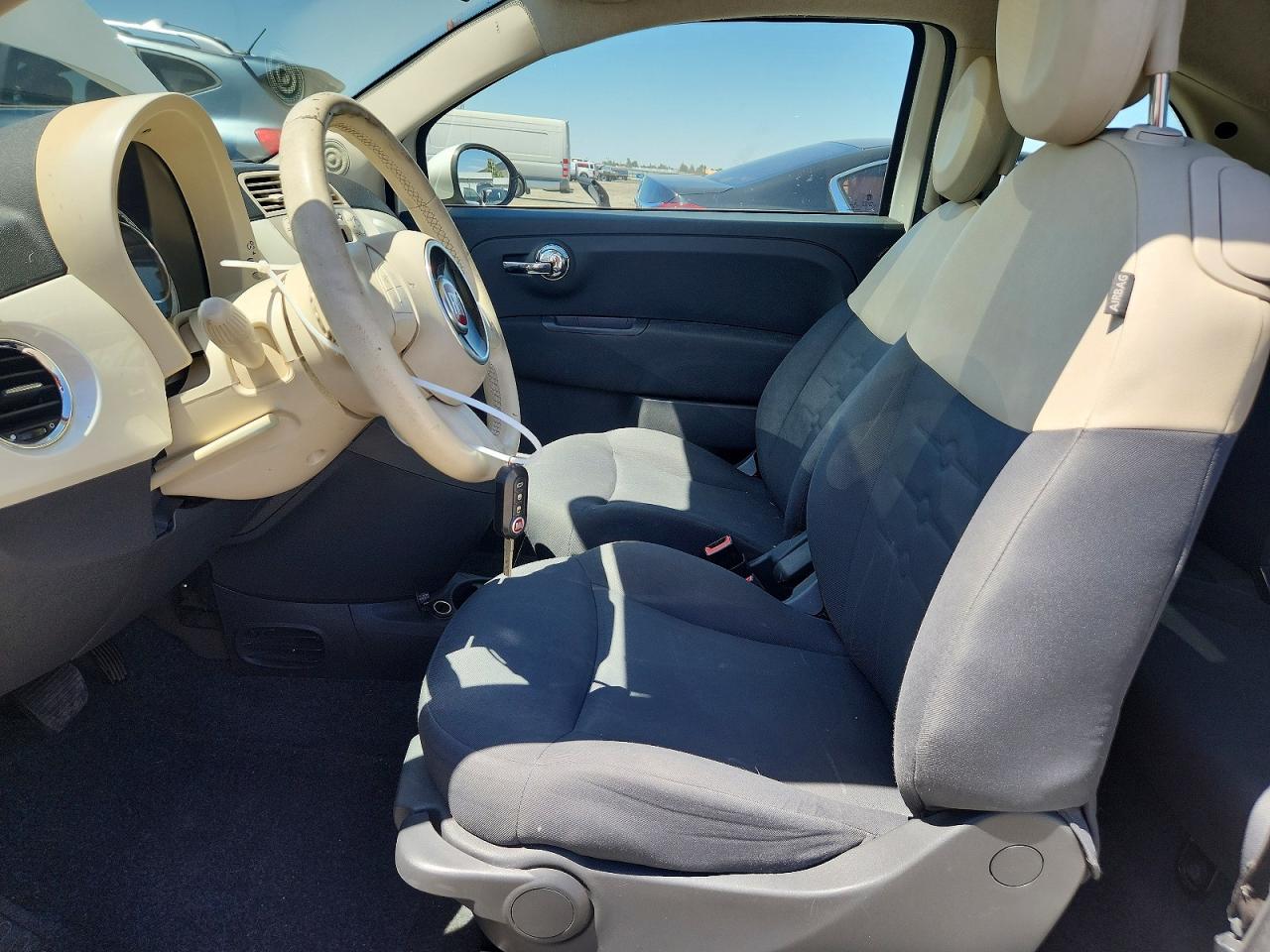 2014 Fiat 500 Pop White vin: 3C3CFFAR2ET262760