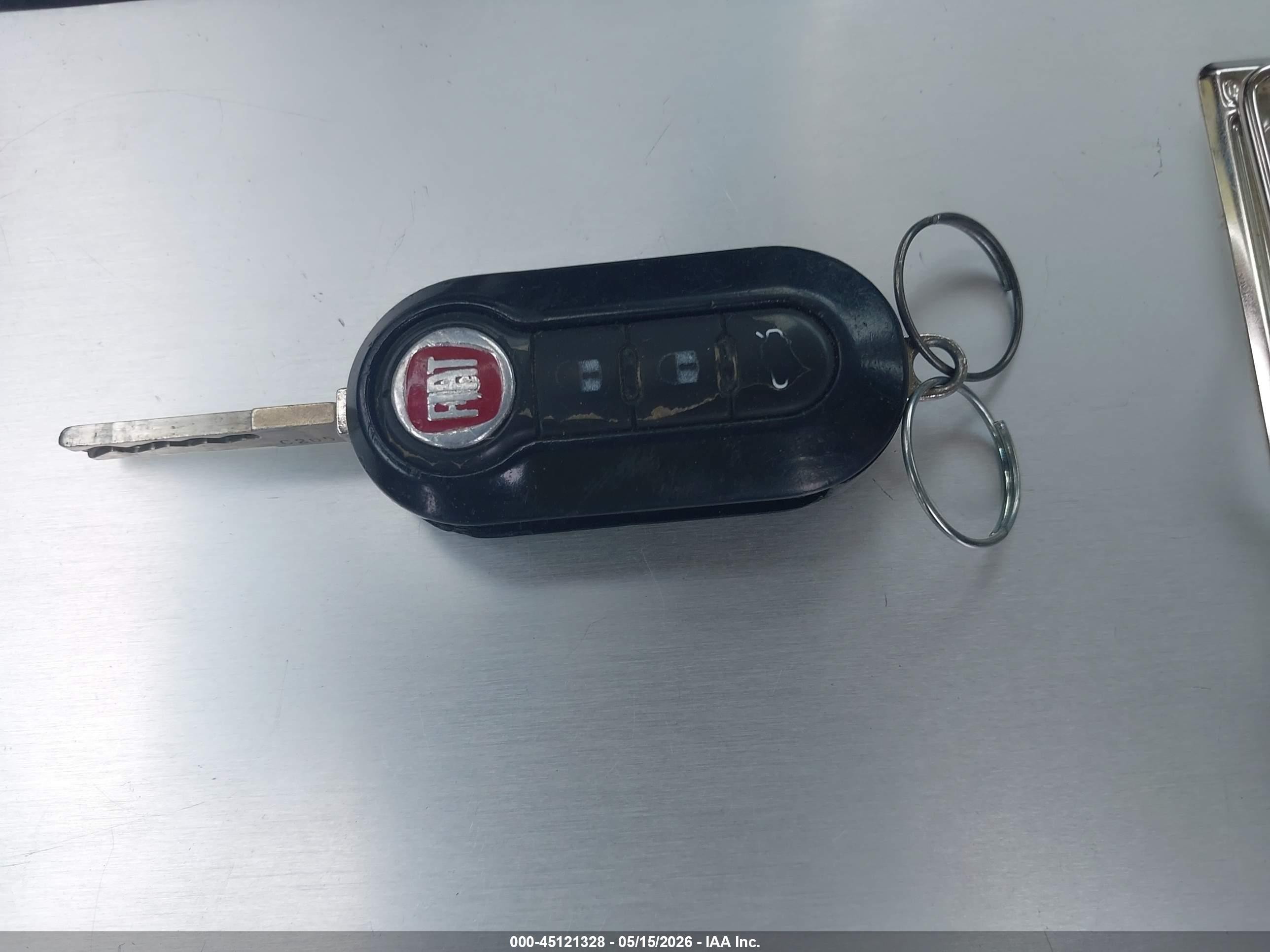 2015 Fiat 500 Pop White vin: 3C3CFFAR2FT514041