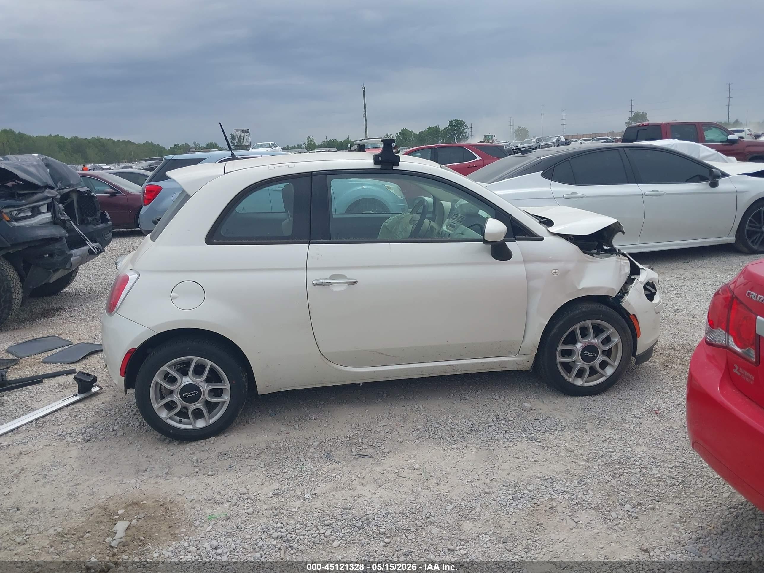 2015 Fiat 500 Pop White vin: 3C3CFFAR2FT514041