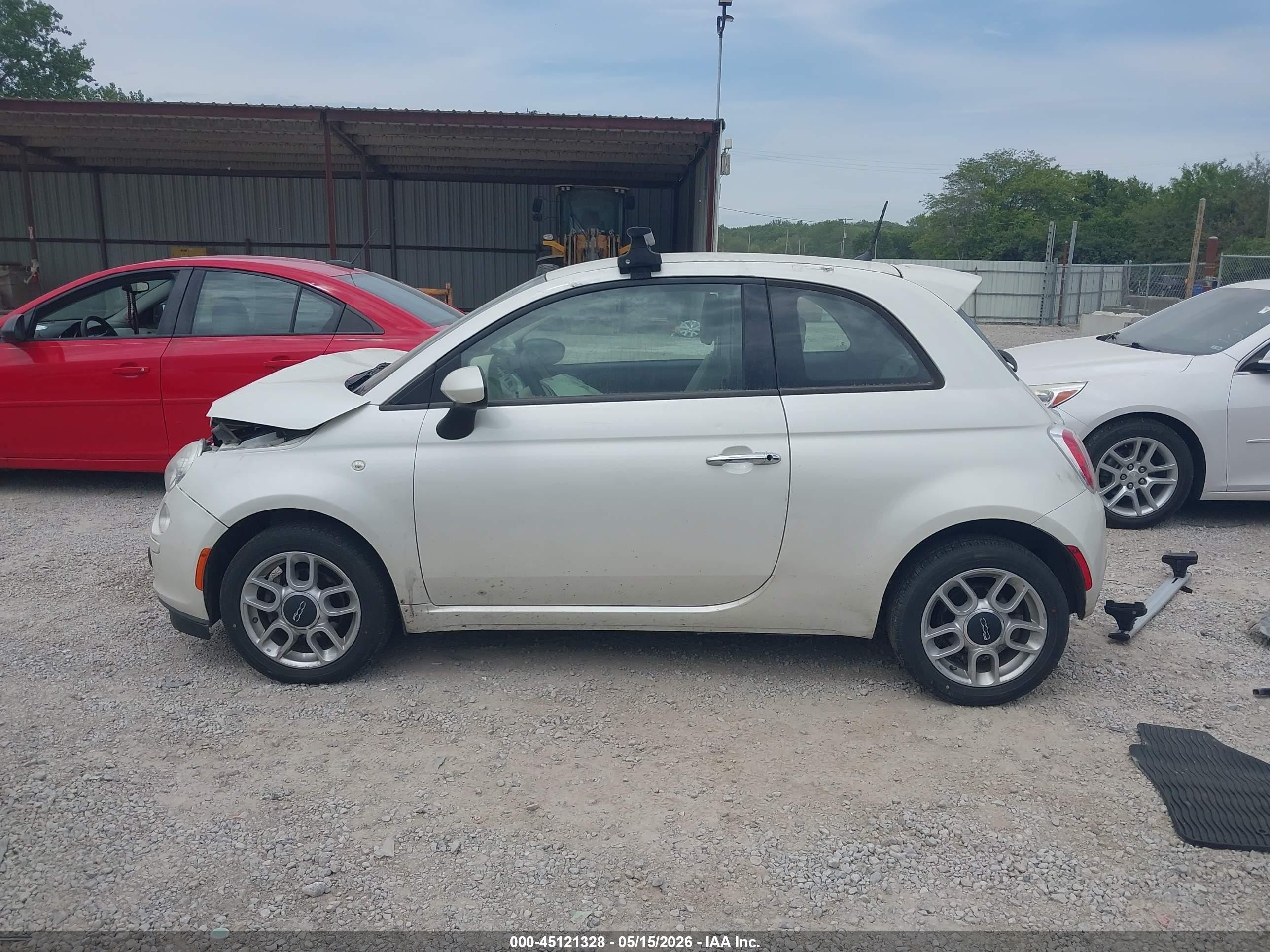 2015 Fiat 500 Pop White vin: 3C3CFFAR2FT514041