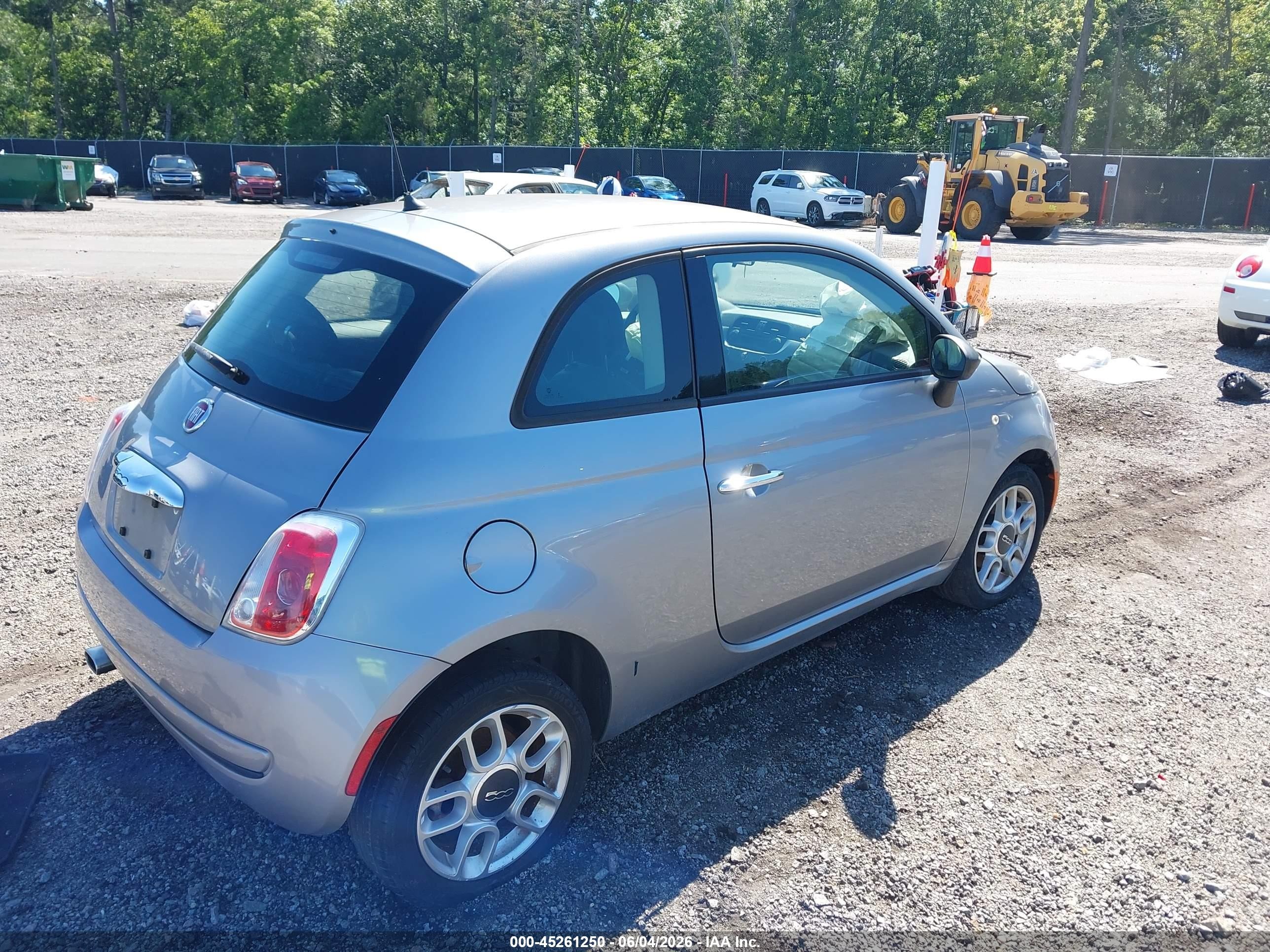 2015 Fiat 500 Pop Silver vin: 3C3CFFAR4FT586049