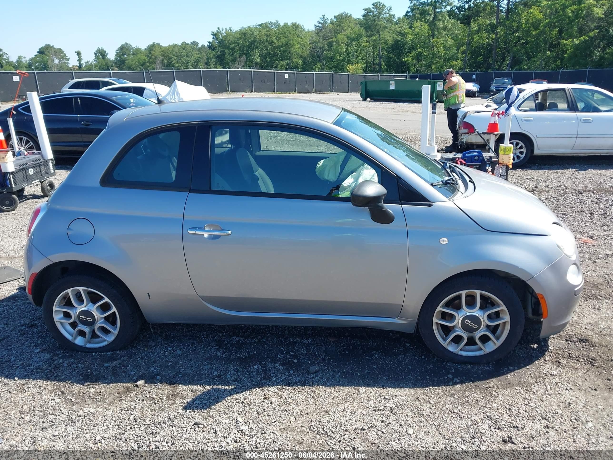 2015 Fiat 500 Pop Silver vin: 3C3CFFAR4FT586049