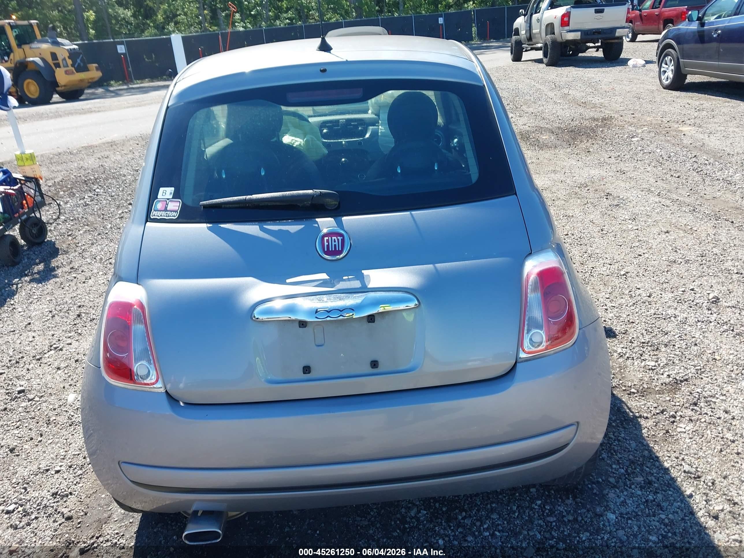2015 Fiat 500 Pop Silver vin: 3C3CFFAR4FT586049
