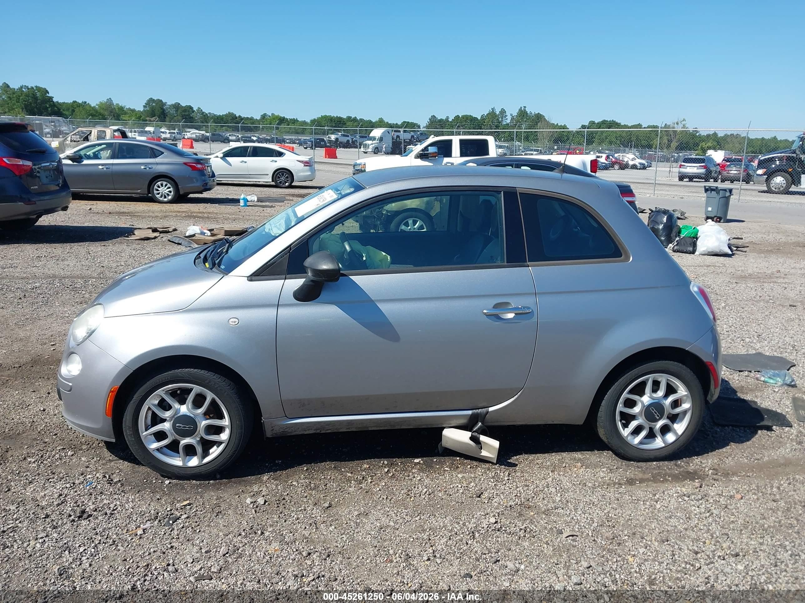 2015 Fiat 500 Pop Silver vin: 3C3CFFAR4FT586049