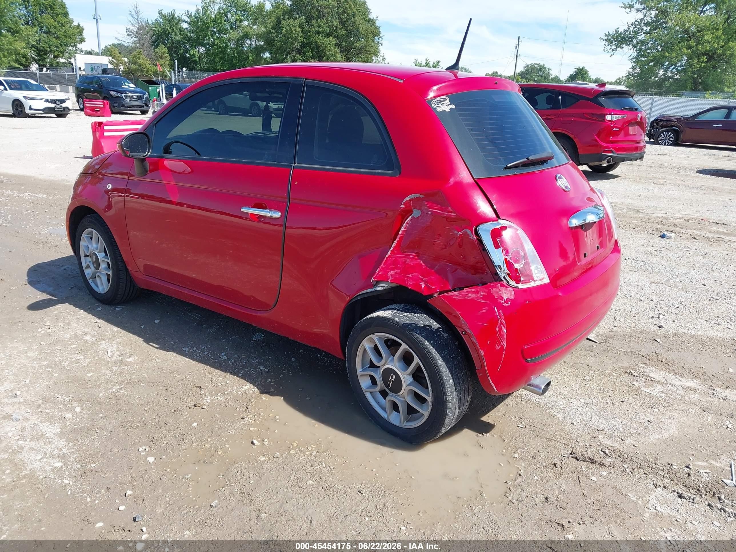 2015 Fiat 500 Pop Red vin: 3C3CFFAR5FT520111