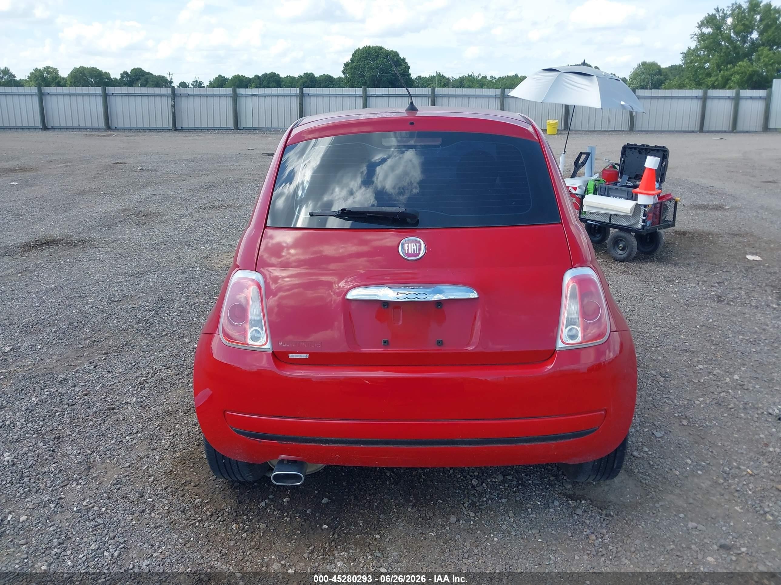 2015 Fiat 500 Pop Red vin: 3C3CFFAR5FT568921