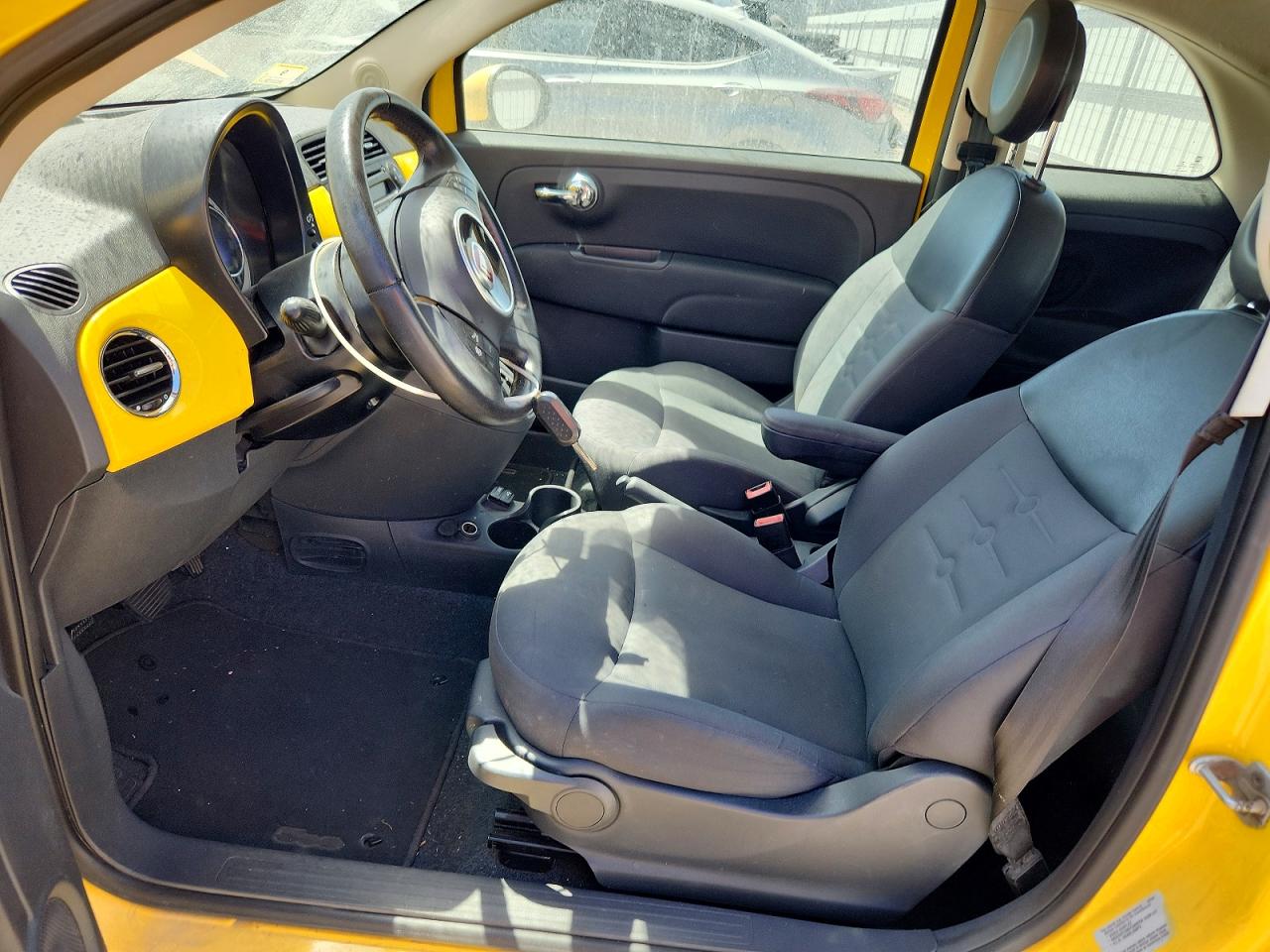2015 Fiat 500 Pop Yellow vin: 3C3CFFAR5FT653192